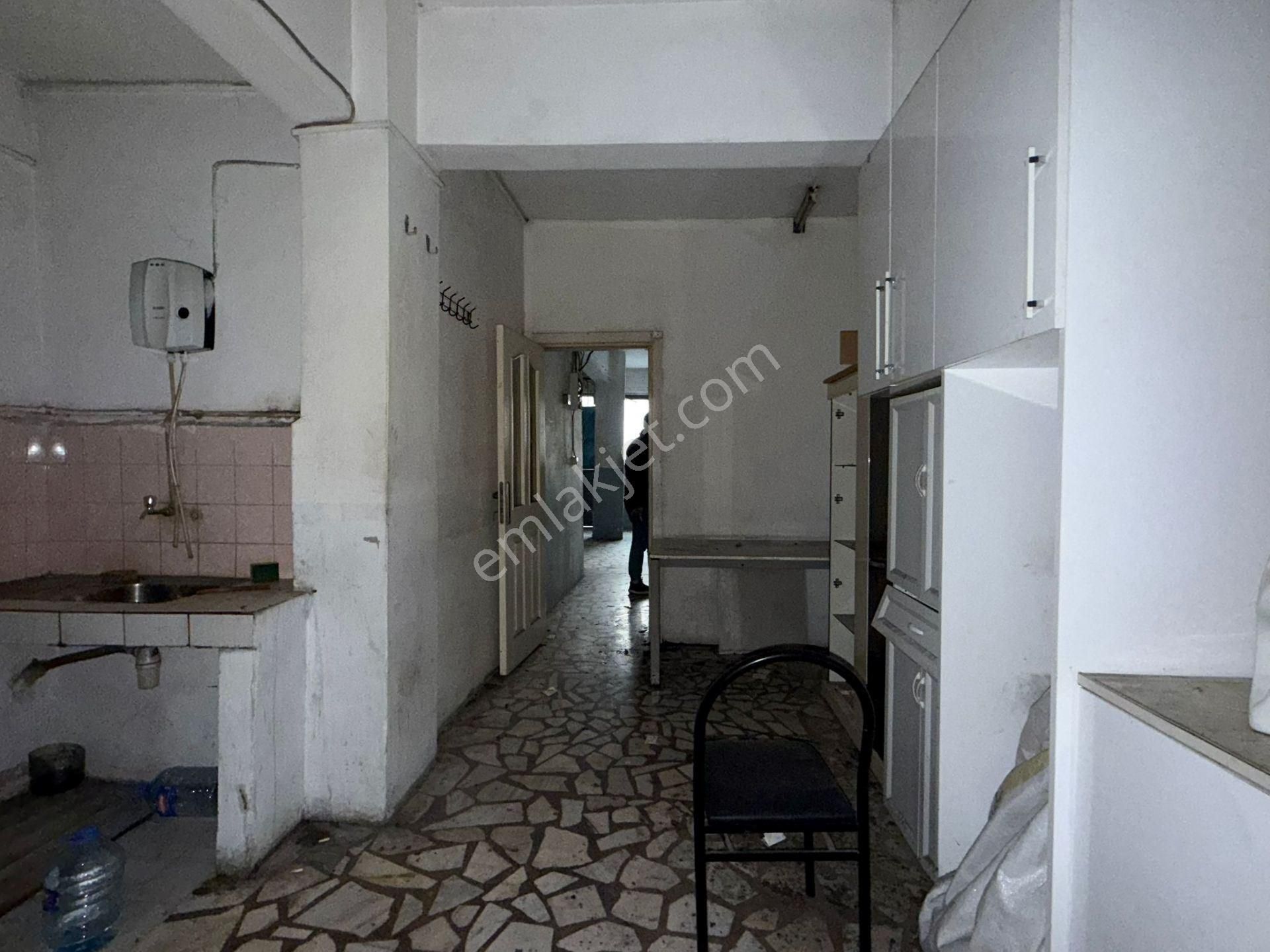 Güneşli 15 Temmuz Mahallesi Kiralık Atölye & Kesimhane 300 M2 - Görsel 24