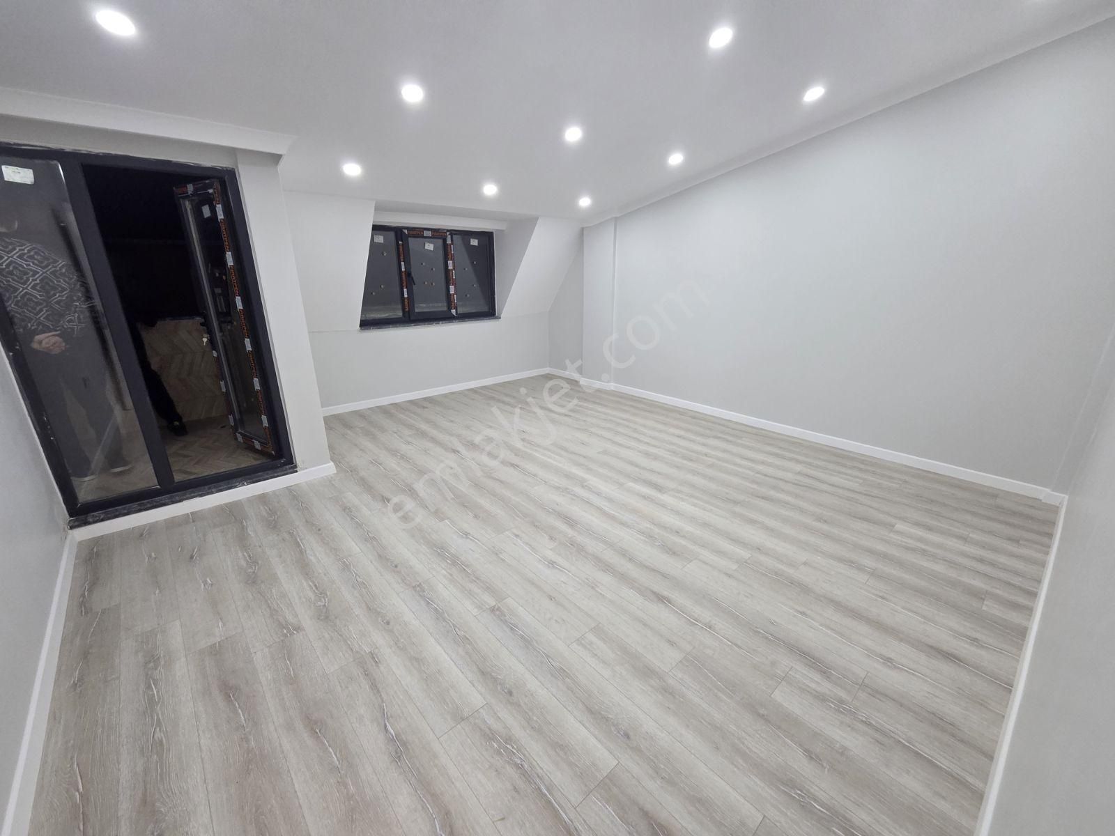 Cevatpaşada Geniş Aileler İçin 250m2 5+2 Dubleks - Görsel 25