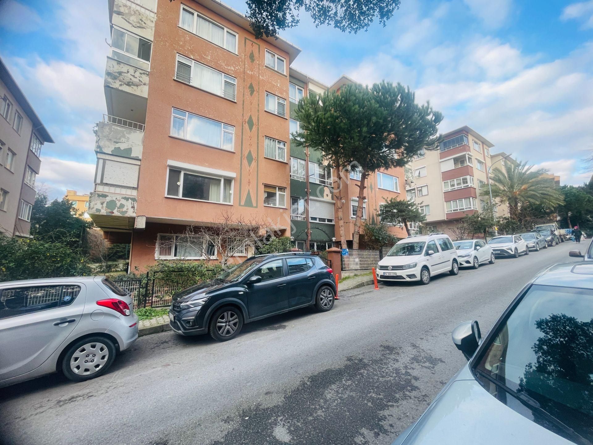 Acıbadem Pınar Sitesinde Satılık 115 M2 2+1 Bahçe Katı Daire - Görsel 2