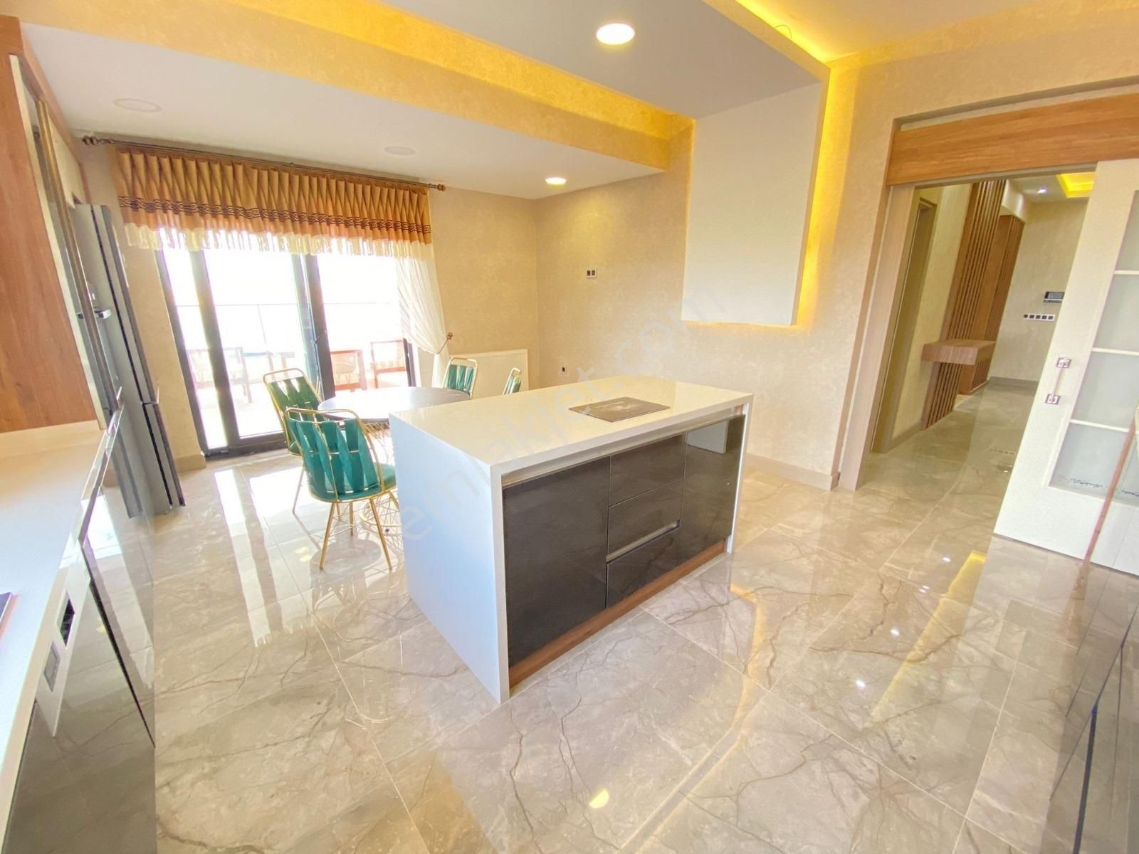 Skylıne Tower'da Opsiyonlu 4,5+1 8.kat Konumunda Satılık Daire - Görsel 3