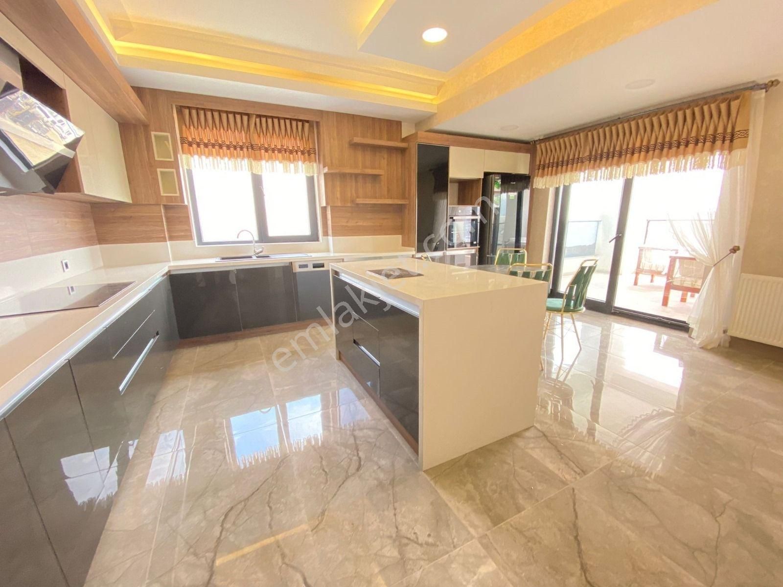 Skylıne Tower'da Opsiyonlu 4,5+1 8.kat Konumunda Satılık Daire - Görsel 4