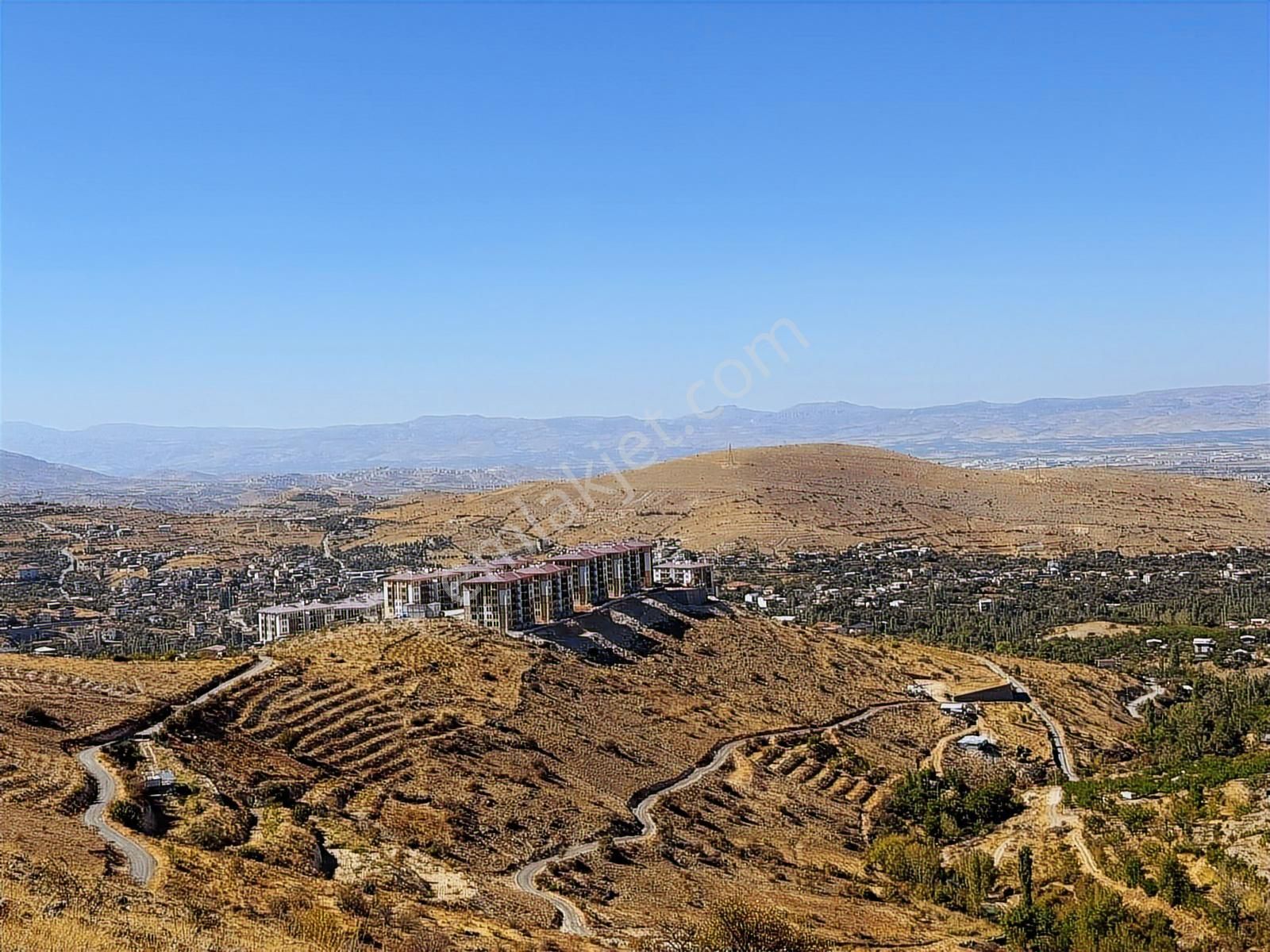 Coldwell Bnaker Safir'den Konak Da 6525 M² Satılık Bağ