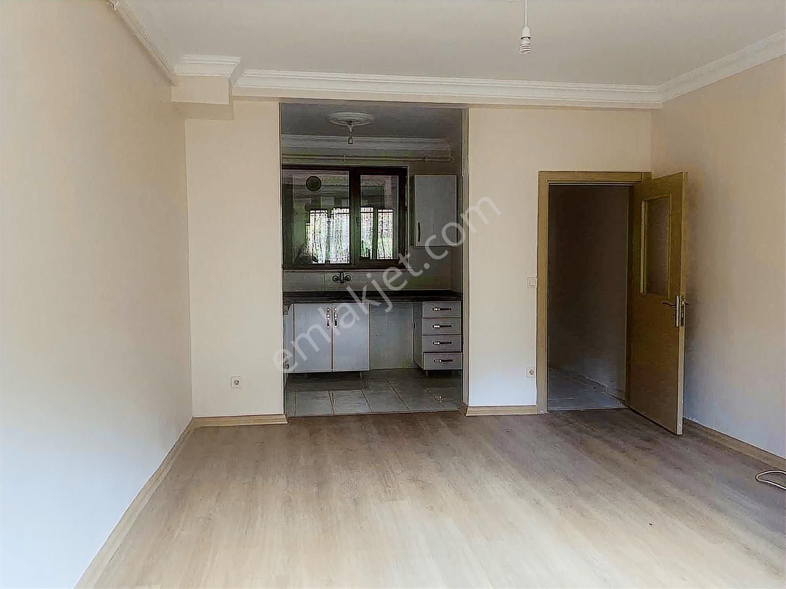 Çekmeköy Merkez Mh De Satılık 2+1 Bahçe Katı - Görsel 9