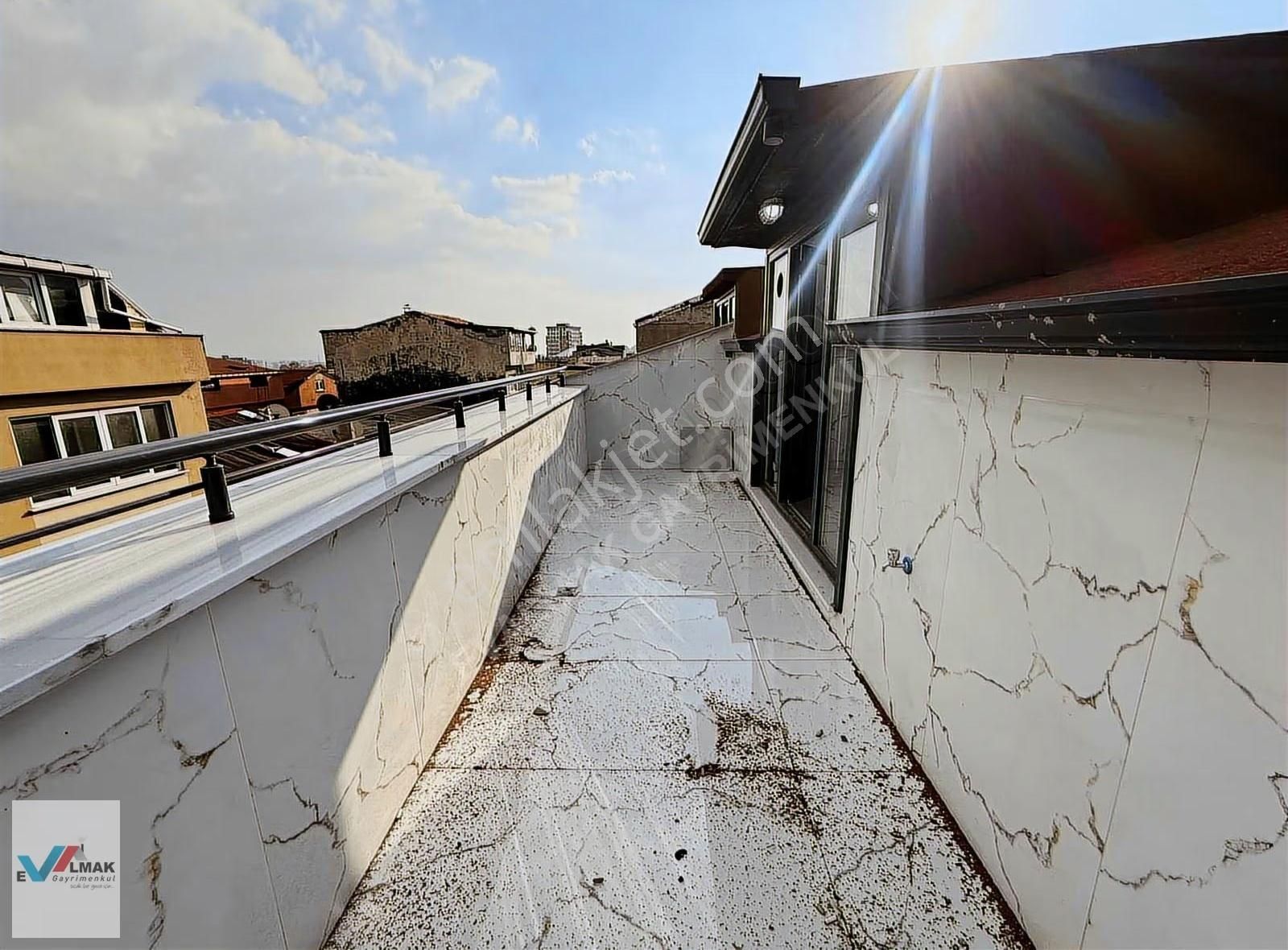 Evalmak'ta Halkalı Mah. Lüks Yapım 5+2 (180m2)satılık Dubleks - Görsel 8