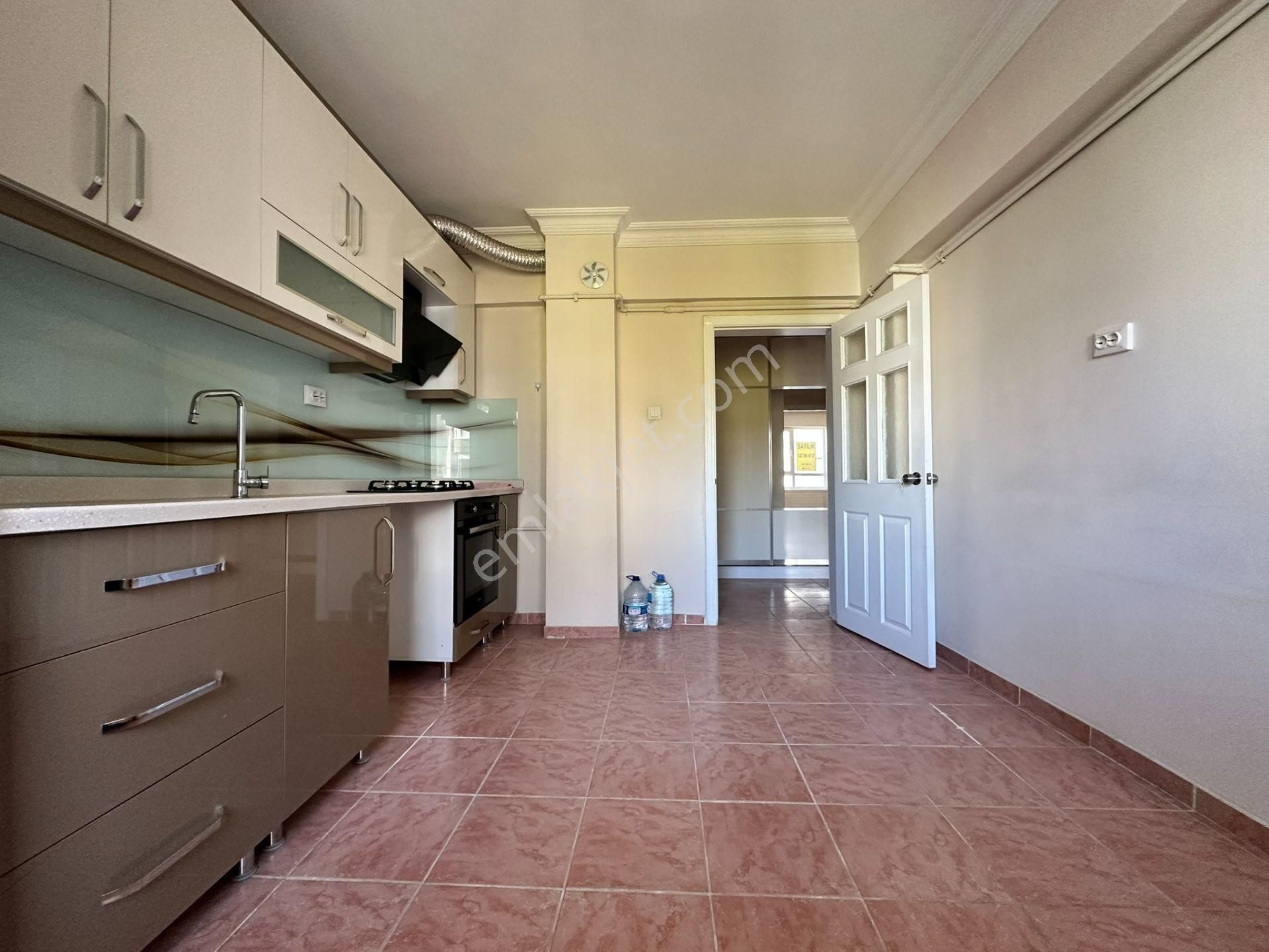 Pursaklar Mehmet Zengin Emlak'tan Çarşı İçinde Ankastre Serili, Ebeveyn Banyolu 2.kat 3+1 Masrafsız - Görsel 3