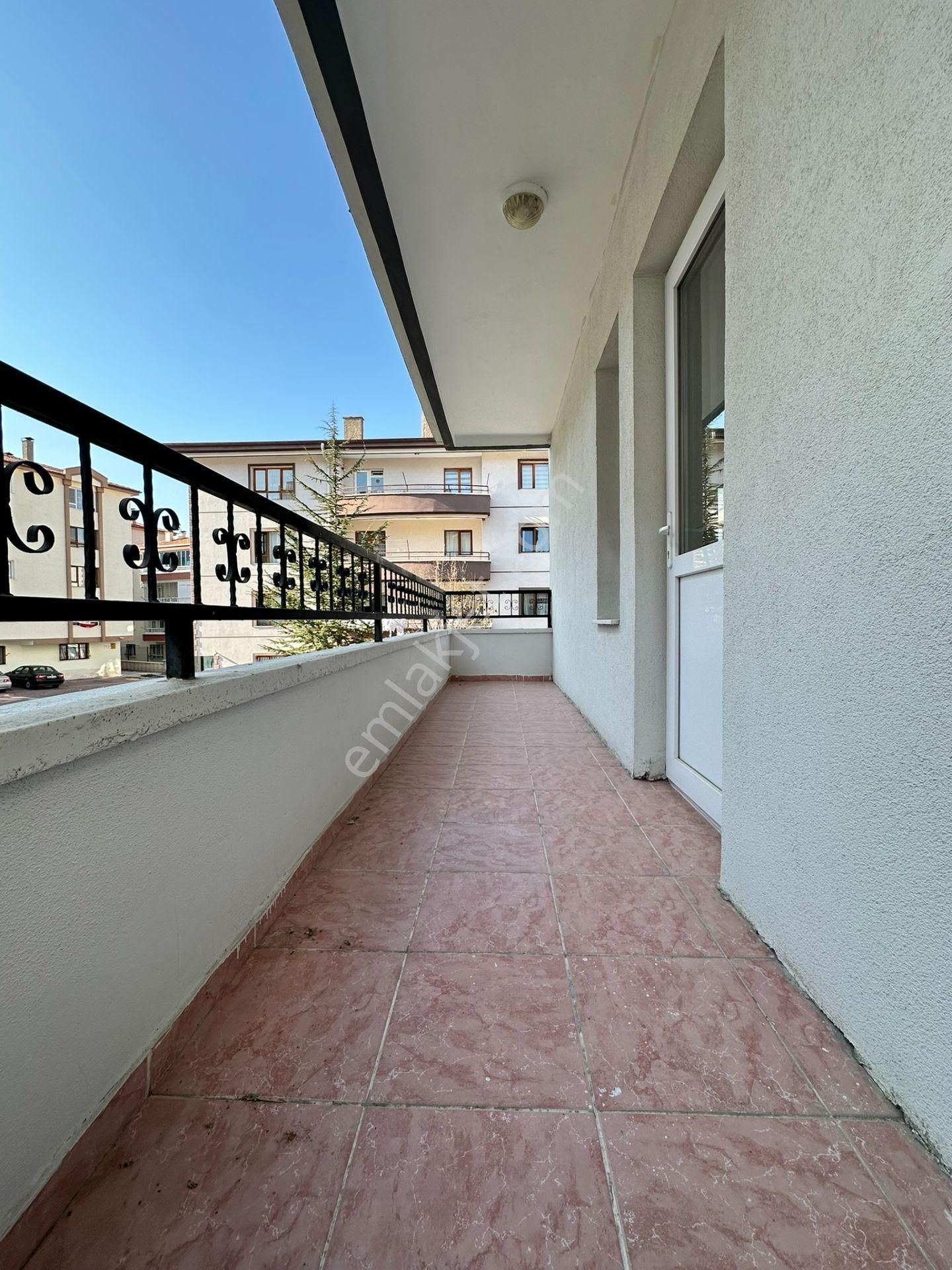 Pursaklar Mehmet Zengin Emlak'tan Çarşı İçinde Ankastre Serili, Ebeveyn Banyolu 2.kat 3+1 Masrafsız - Görsel 34