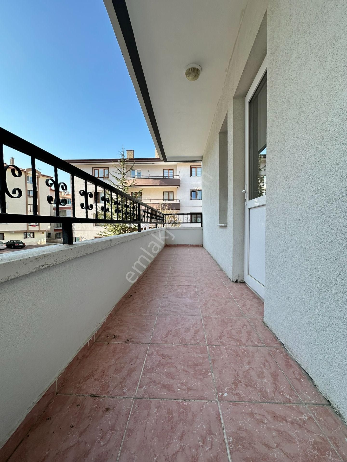 Pursaklar Mehmet Zengin Emlak'tan Çarşı İçinde Ankastre Serili, Ebeveyn Banyolu 2.kat 3+1 Masrafsız - Görsel 37