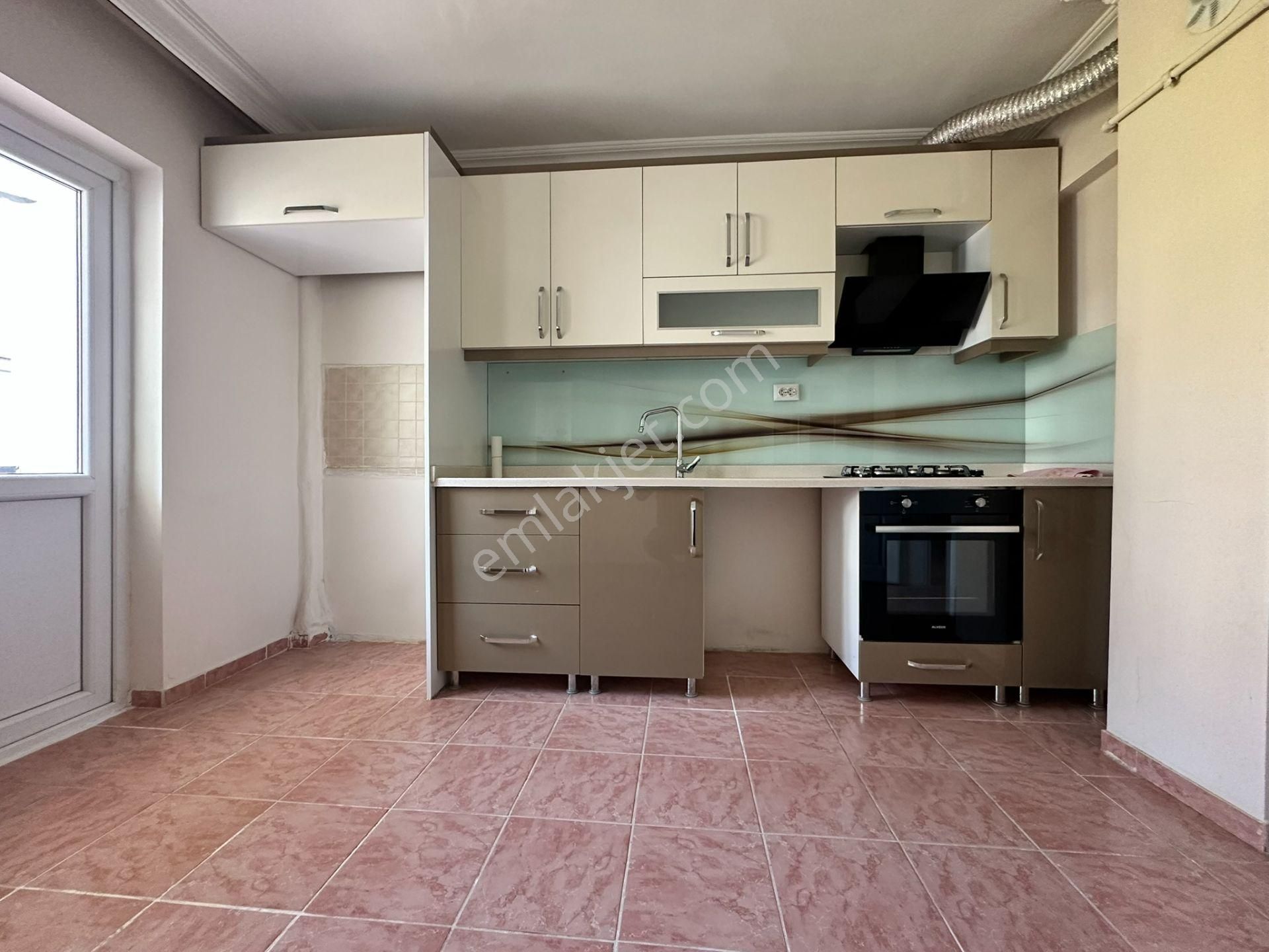 Pursaklar Mehmet Zengin Emlak'tan Çarşı İçinde Ankastre Serili, Ebeveyn Banyolu 2.kat 3+1 Masrafsız - Görsel 5