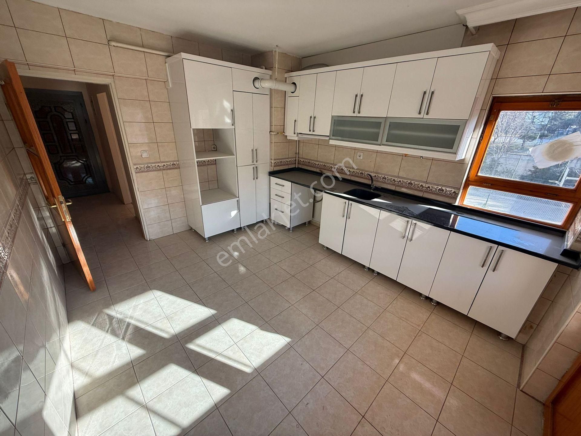 Rıza Acar'dan Anıt İş Merkezi Yeşimcan Sitesinde Kiralık 3+1 - Görsel 7