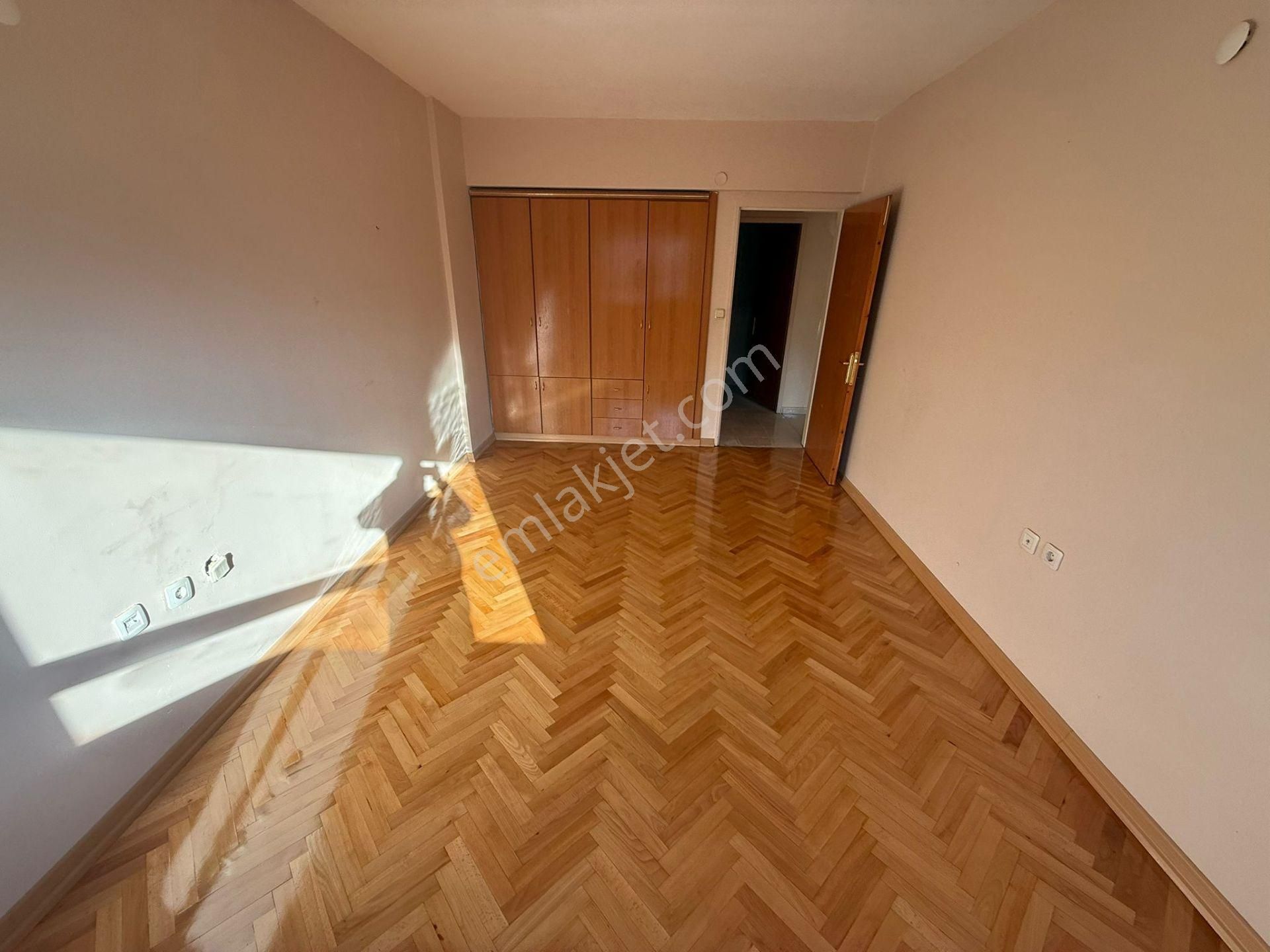 Rıza Acar'dan Anıt İş Merkezi Yeşimcan Sitesinde Kiralık 3+1 - Görsel 17