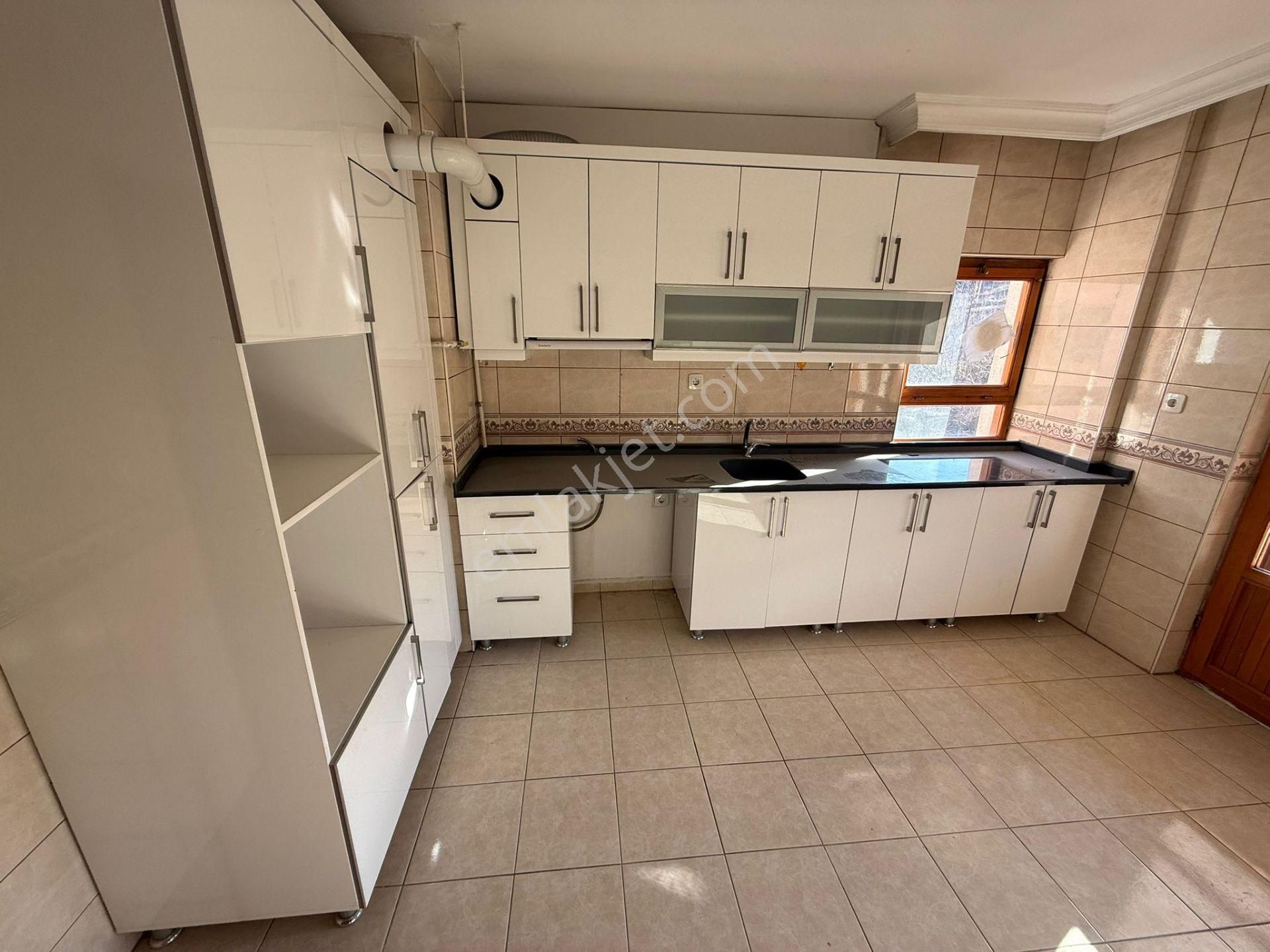 Rıza Acar'dan Anıt İş Merkezi Yeşimcan Sitesinde Kiralık 3+1 - Görsel 8