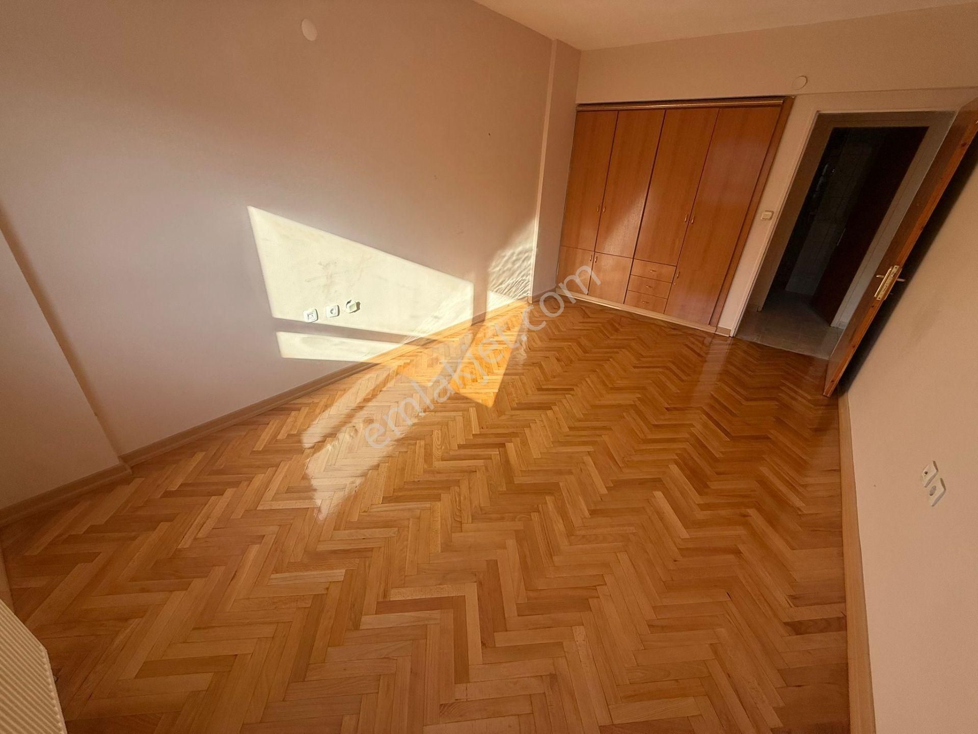 Rıza Acar'dan Anıt İş Merkezi Yeşimcan Sitesinde Kiralık 3+1 - Görsel 19