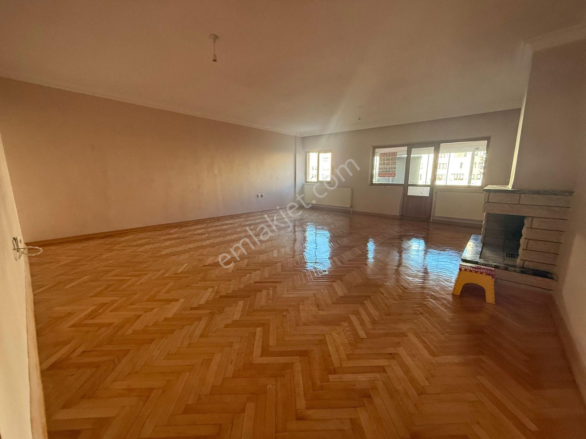 Rıza Acar'dan Anıt İş Merkezi Yeşimcan Sitesinde Kiralık 3+1 - Görsel 4