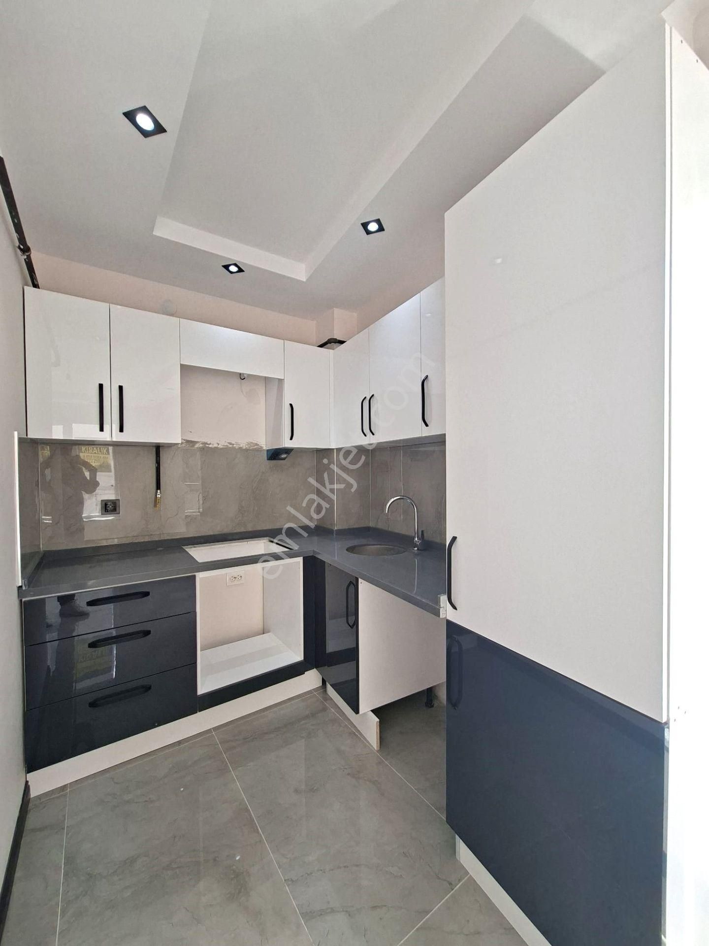 Recep Ümit'ten Şarhöyük Mahallesi Şarhöyük Sağlık Ocağının Yakınında (sıfır) Satılık 1+1 Daire - Görsel 3