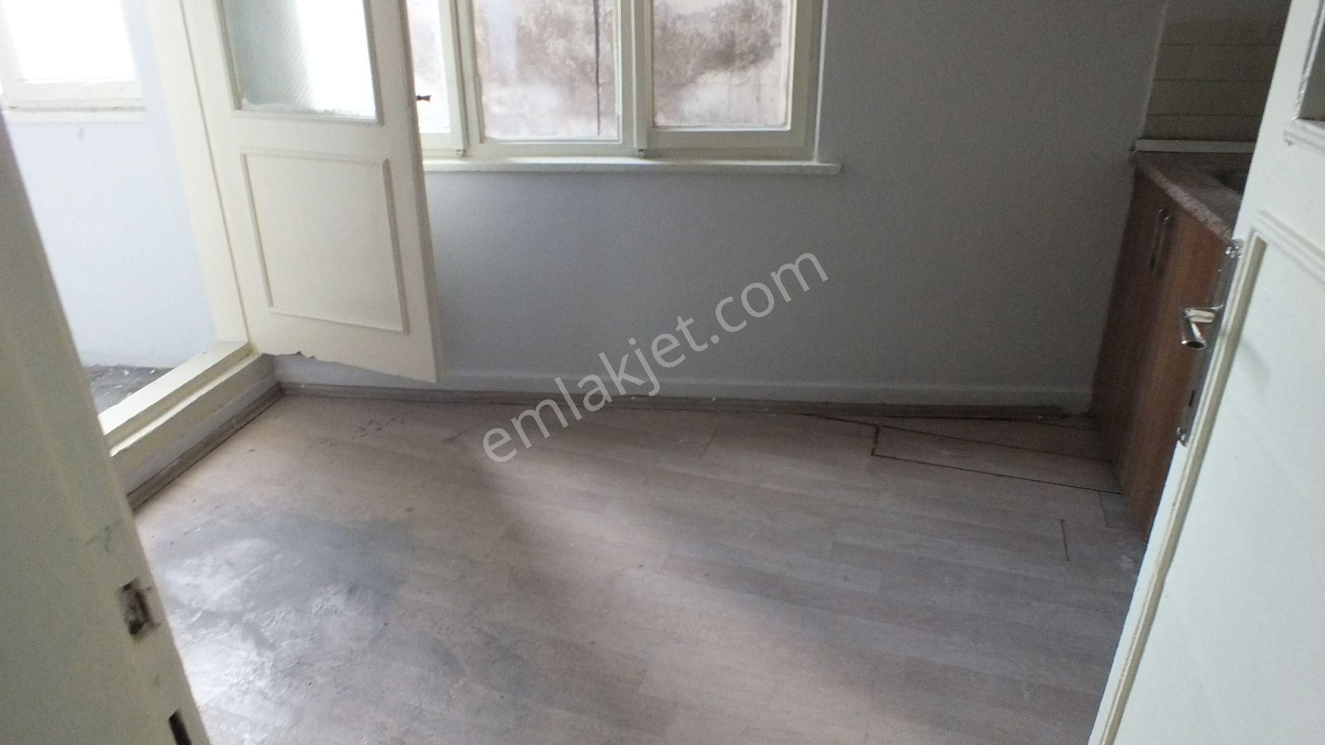 Cumhuriyet Mah. Zeytinlik Yokuşu Kiralık 1. Kat 2+1 Sobalı Daire - Görsel 21