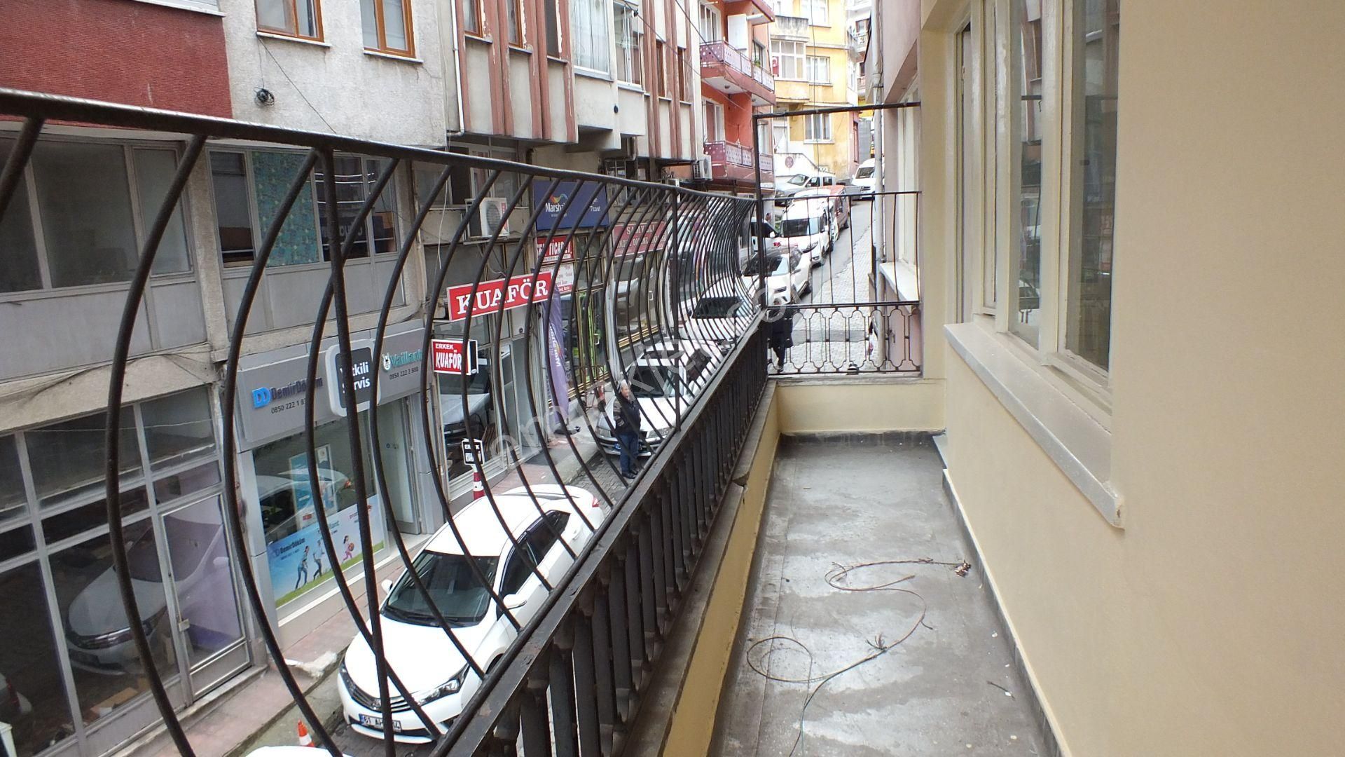 Cumhuriyet Mah. Zeytinlik Yokuşu Kiralık 1. Kat 2+1 Sobalı Daire - Görsel 20