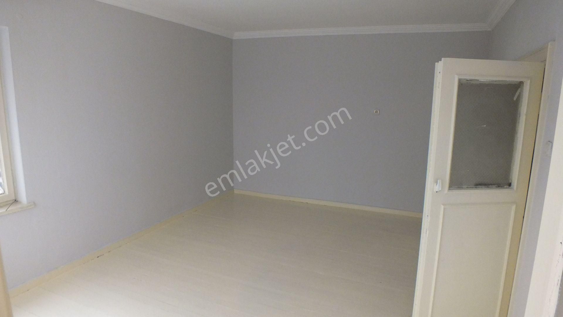 Cumhuriyet Mah. Zeytinlik Yokuşu Kiralık 1. Kat 2+1 Sobalı Daire - Görsel 10