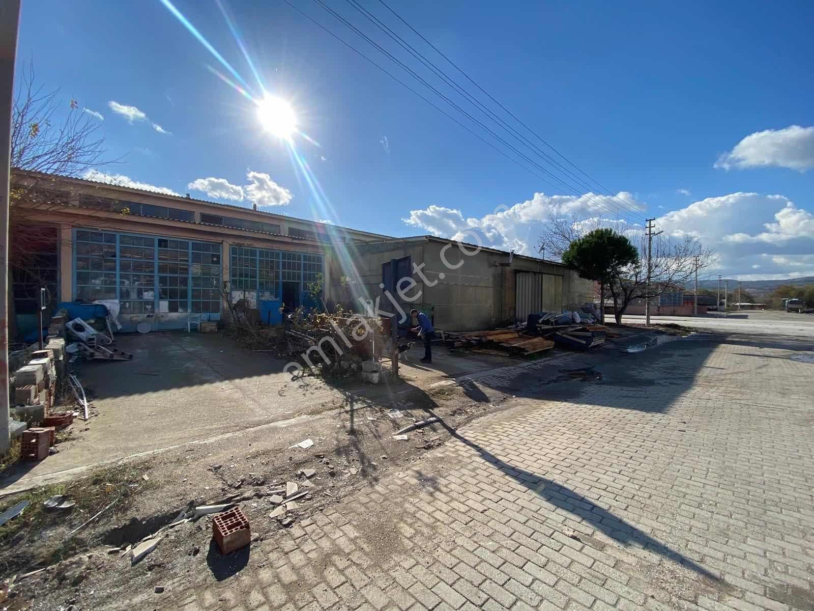 Balnovadan Bigadiç Yeni Sanayi Sitesi Kiralık Dükkan