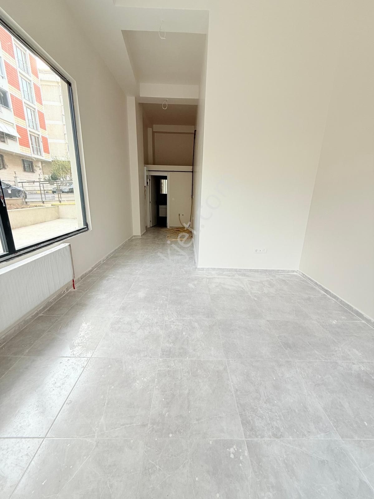 Maltepe Altayçeşmede Sıfır Köşe 90m2ön Kullanımlı Kiralık Dükkan - Görsel 11