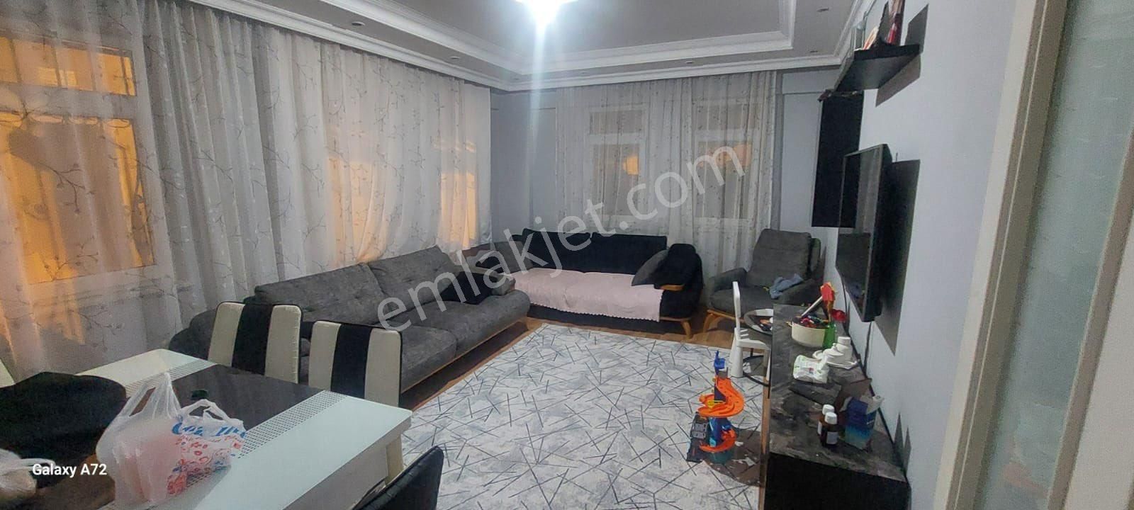 Ecem Emlaktan Kocamustafapaşada Merkeze Yakın 15 Yıllık Bina Da Köşe Giriş Kat