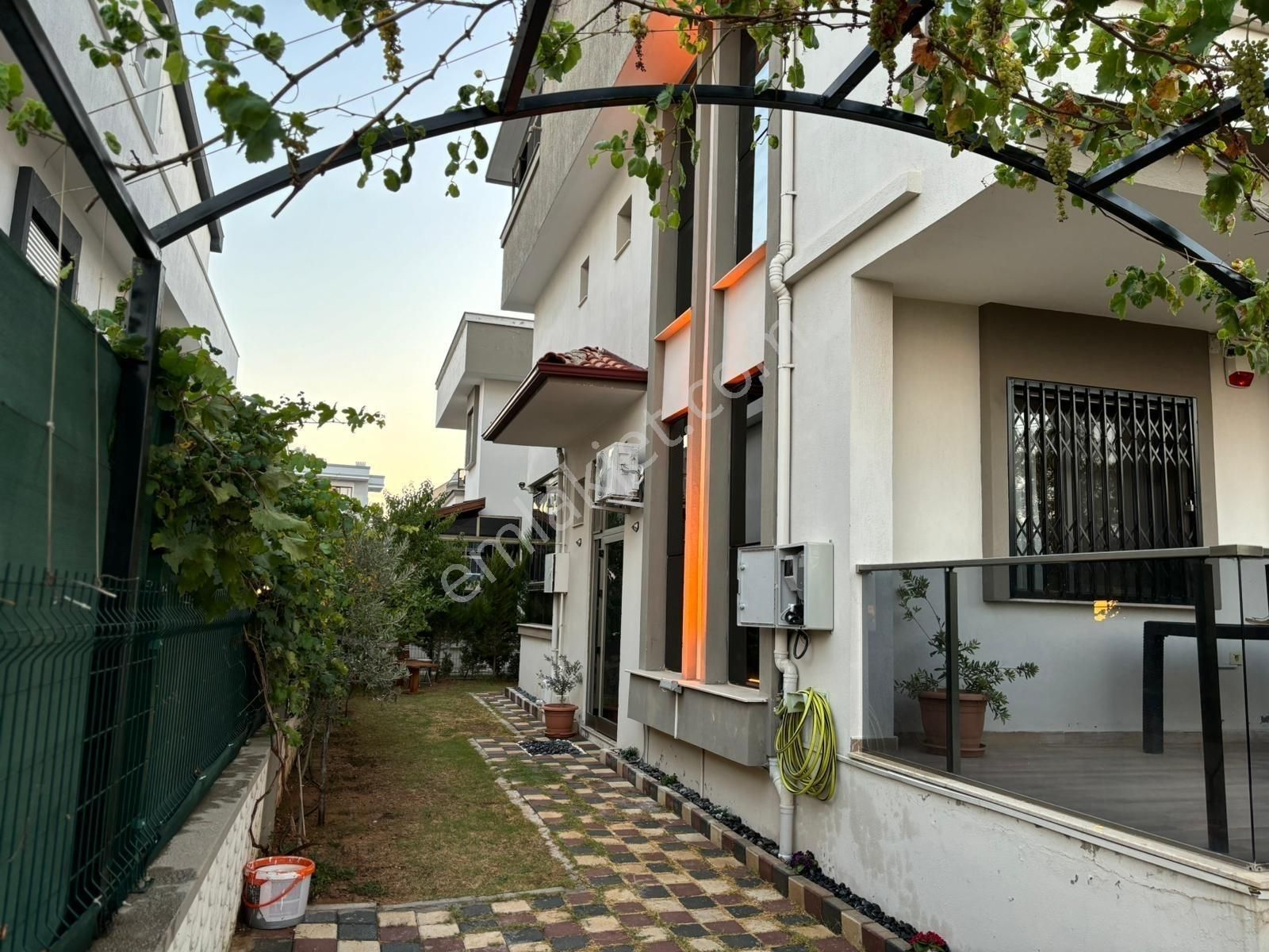 Qzen' Den Altıntepe'de Bağımsz Giriş Ve Bahçeli 220 M2 4+1 Villa - Görsel 2