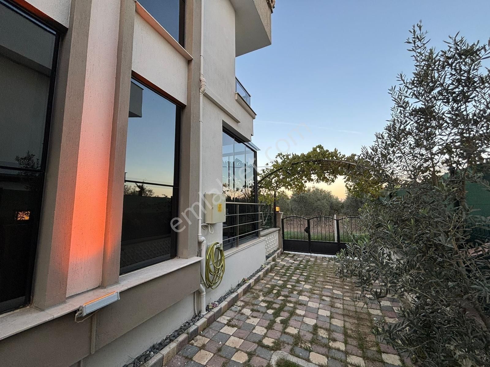 Qzen' Den Altıntepe'de Bağımsz Giriş Ve Bahçeli 220 M2 4+1 Villa - Görsel 25