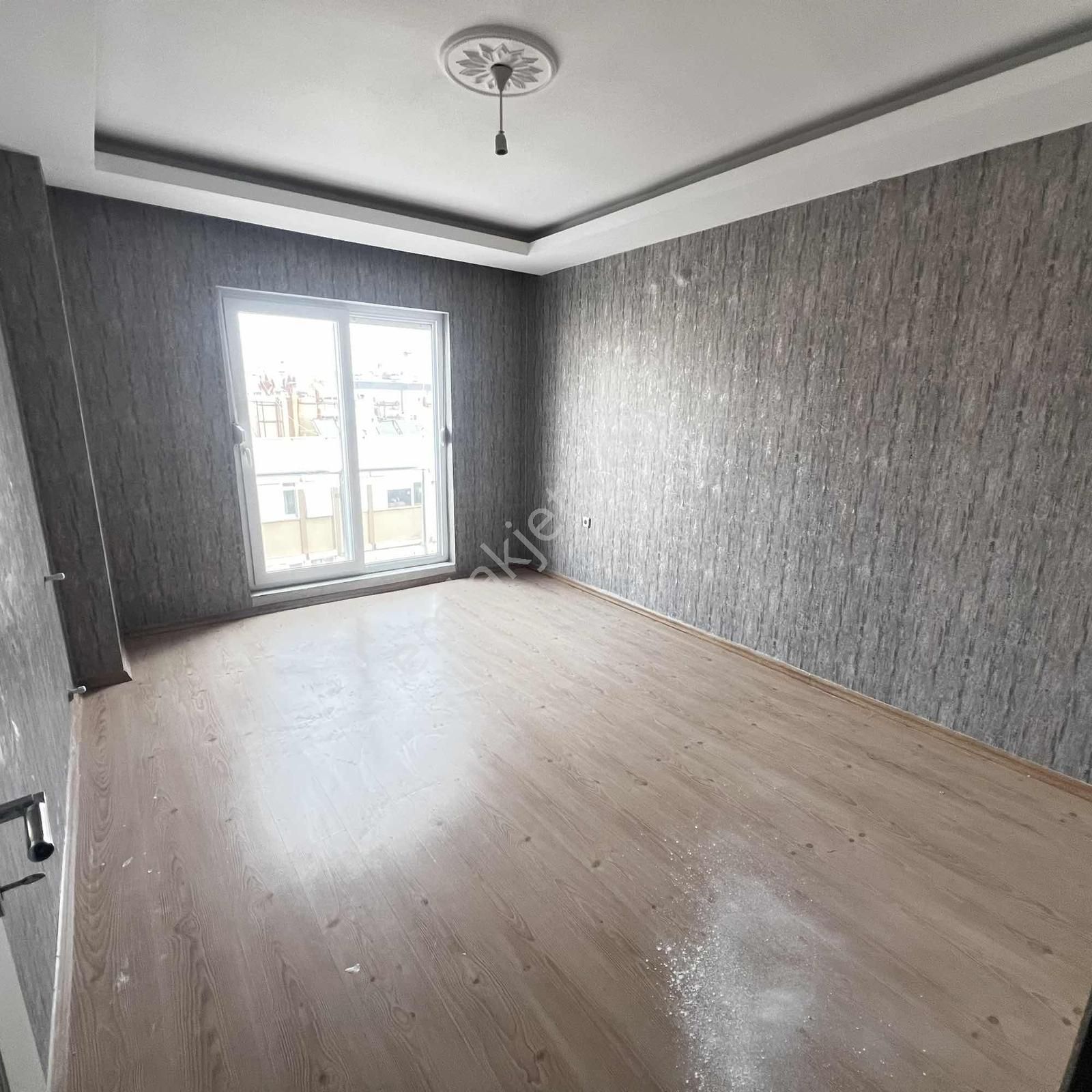 Cumhuriyet Mah. Kiralık 3+1 150 M2 Asansörlü Katta Tek Daire - Görsel 10