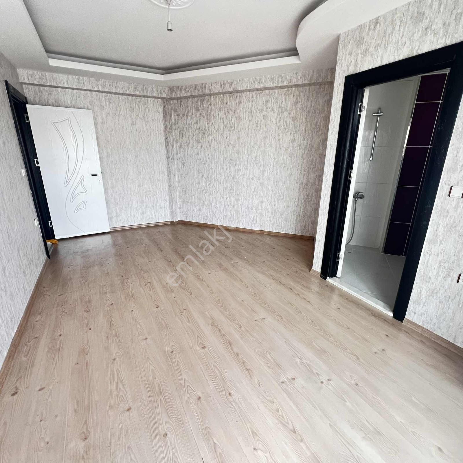 Cumhuriyet Mah. Kiralık 3+1 150 M2 Asansörlü Katta Tek Daire - Görsel 16