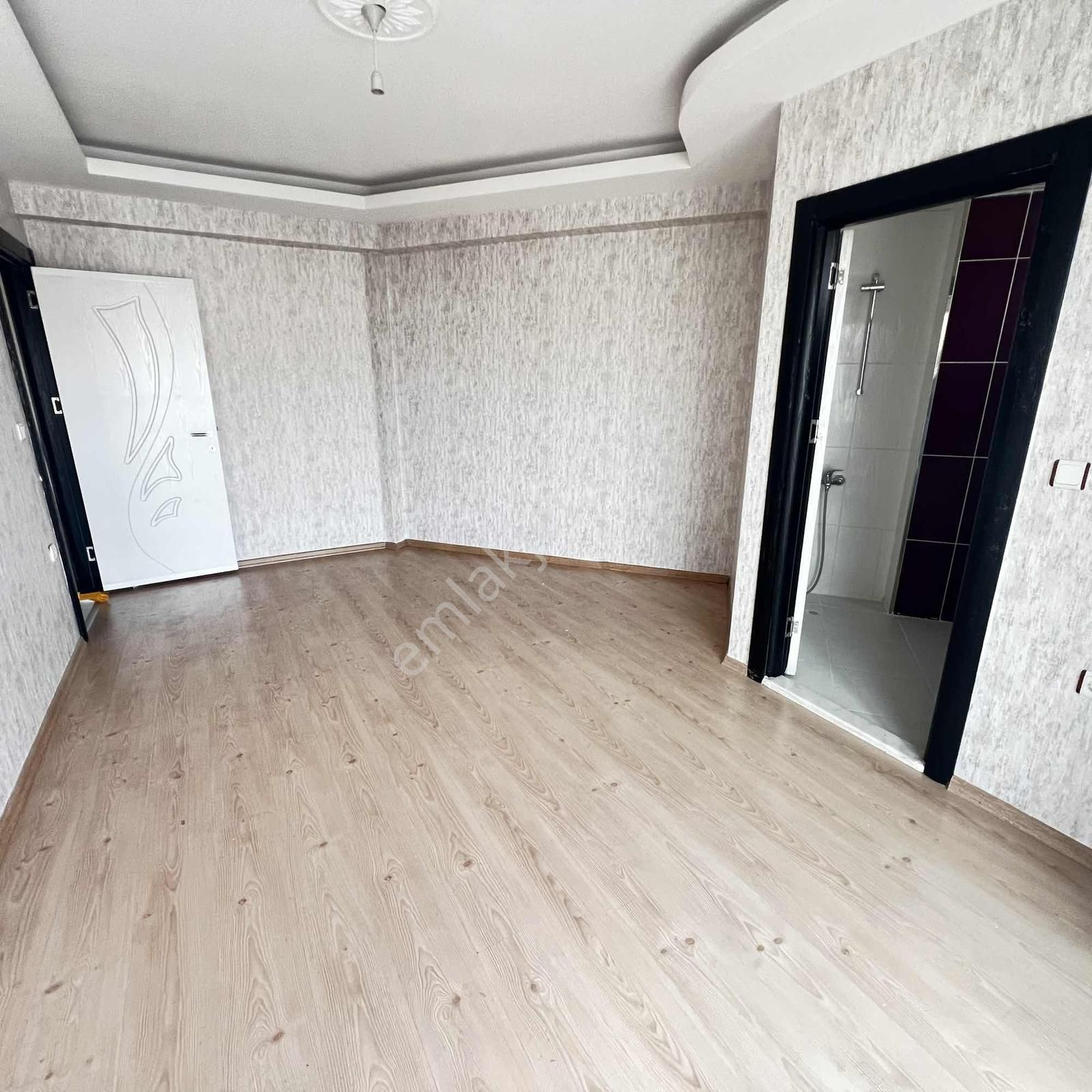 Cumhuriyet Mah. Kiralık 3+1 150 M2 Asansörlü Katta Tek Daire - Görsel 15