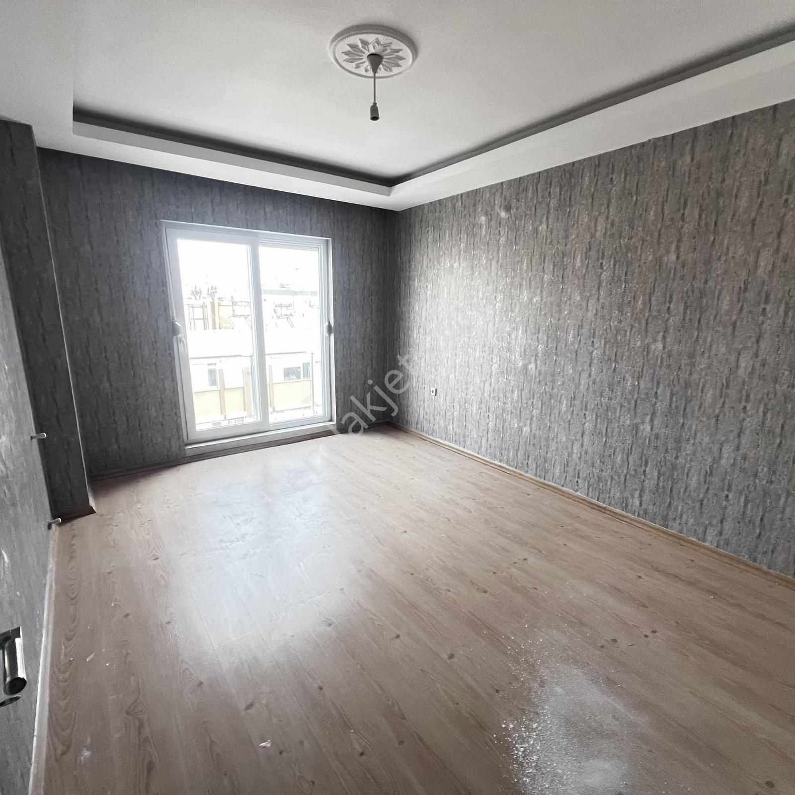 Cumhuriyet Mah. Kiralık 3+1 150 M2 Asansörlü Katta Tek Daire - Görsel 11