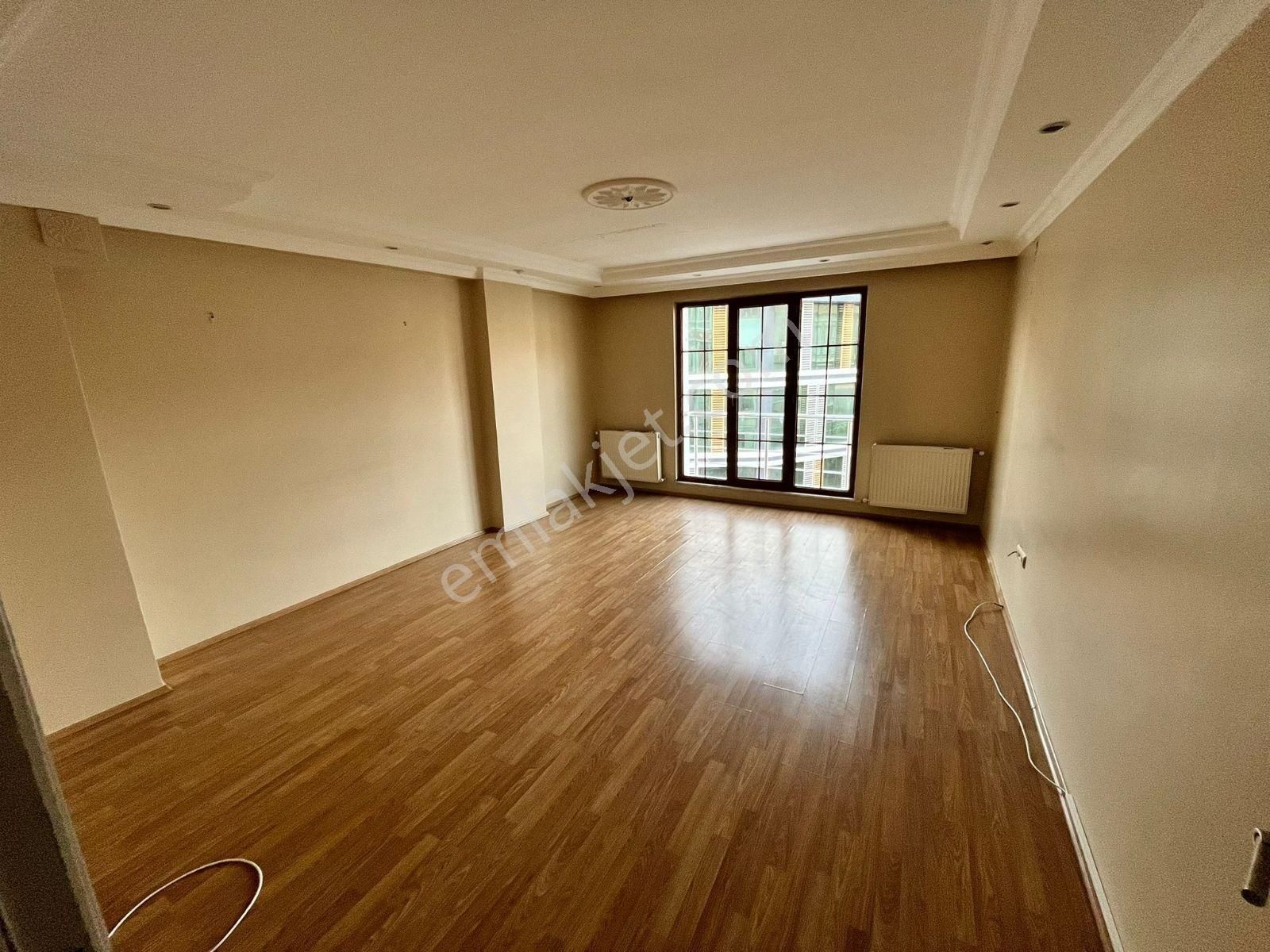 Çekmeköy Görgülü Nün Arka Sokağında 2+1 100m² - Görsel 15