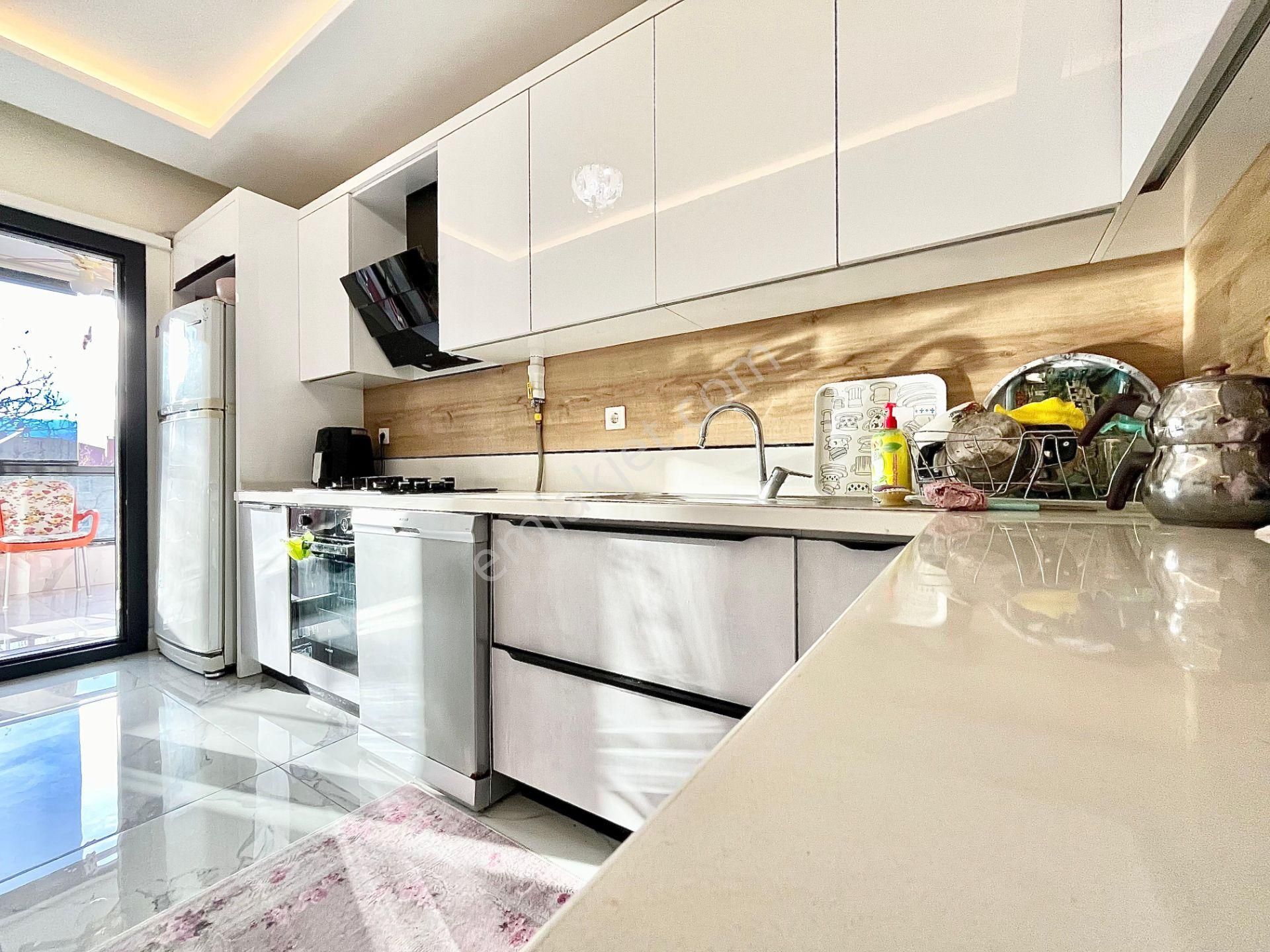 Yükselden İkizçayda Satılık Ayrı Mutfaklı Geniş Öncephe 2+1daire