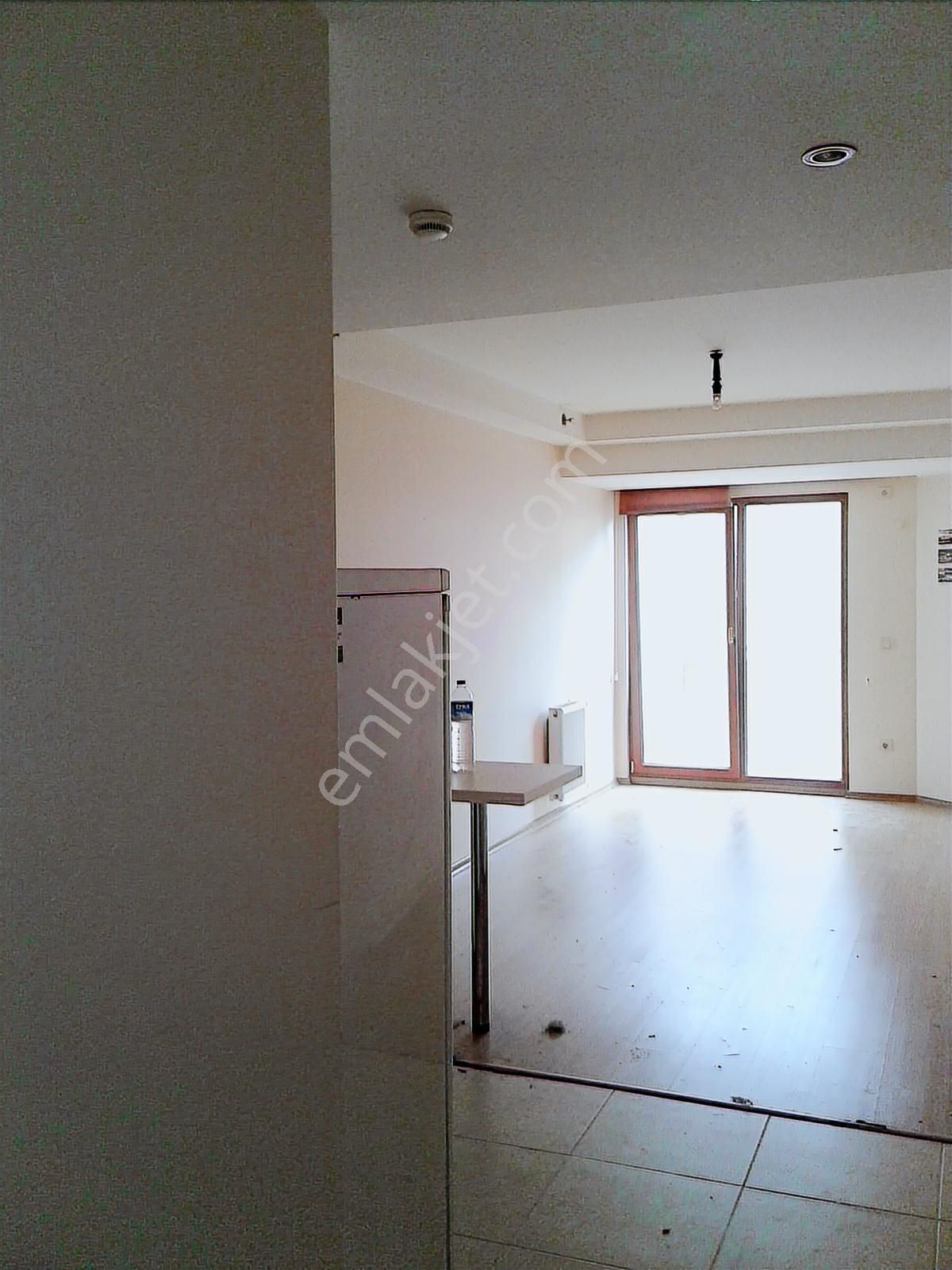 Papatya Residence 2 Merkezi Konumda Metrobüse 5 Dakika 1+0 - Görsel 4
