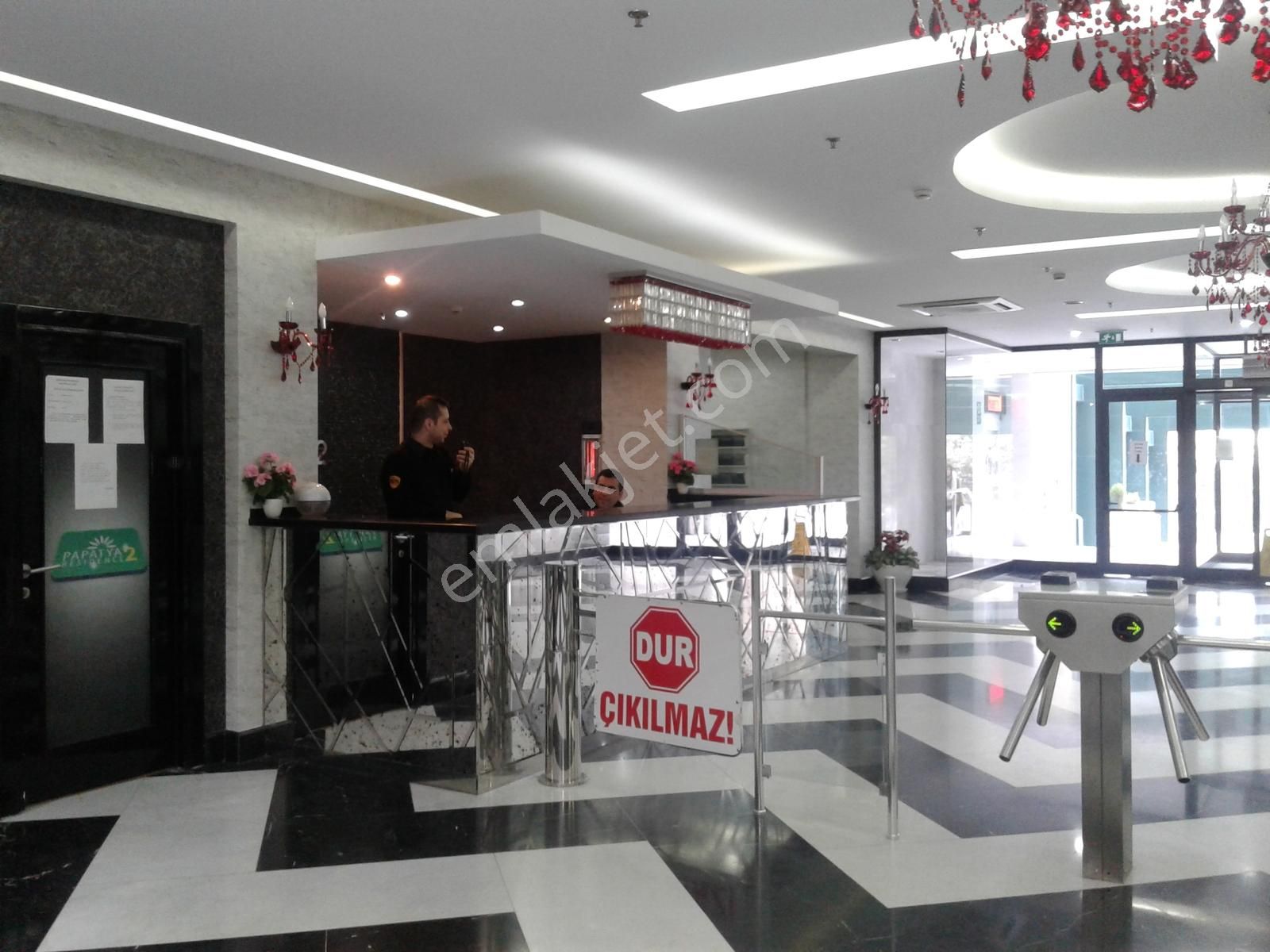 Papatya Residence 2 Merkezi Konumda Metrobüse 5 Dakika 1+0 - Görsel 16