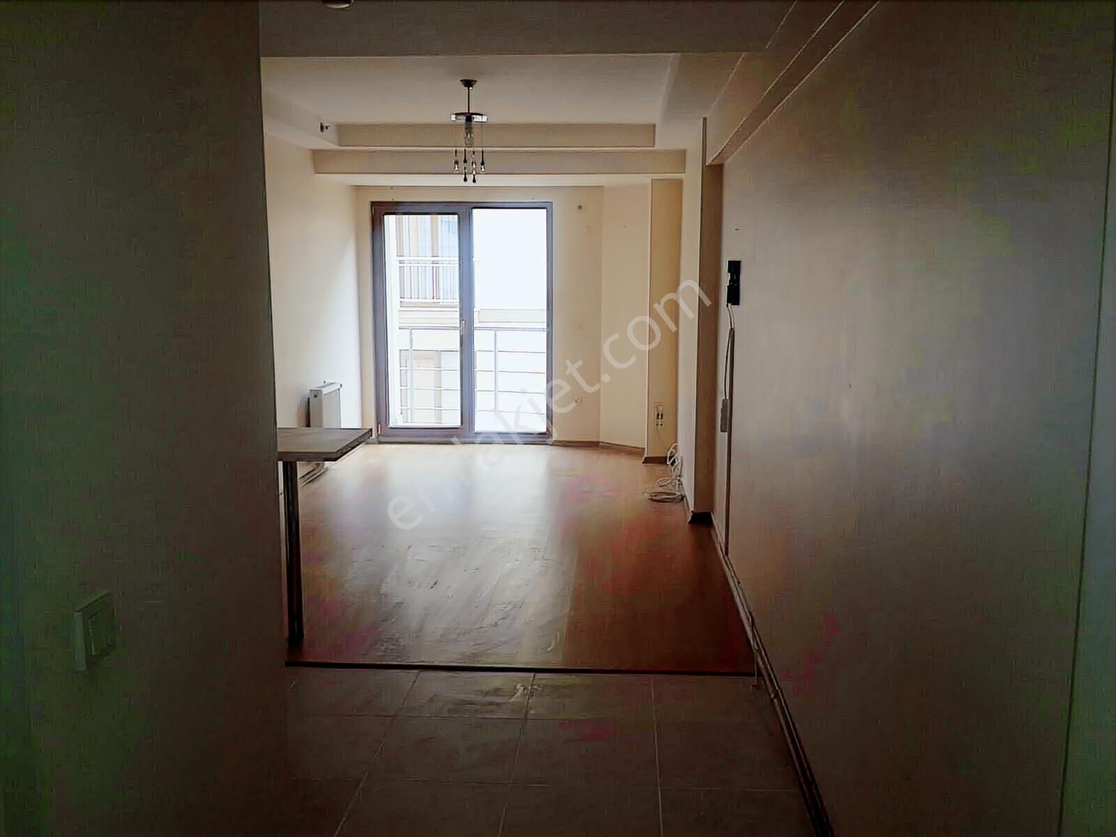 Papatya Residence 2 Merkezi Konumda Metrobüse 5 Dakika 1+0 - Görsel 5