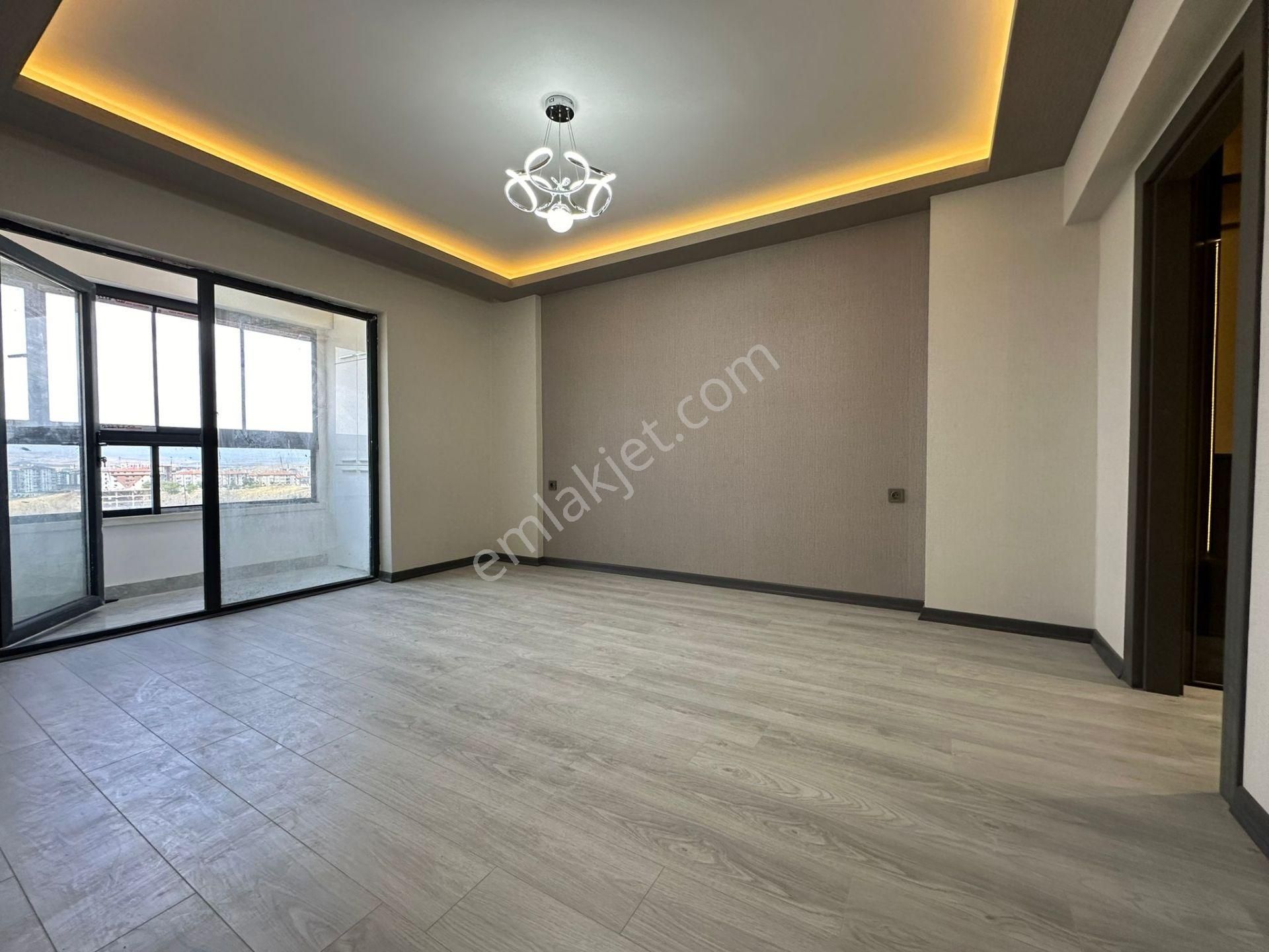 Pursaklar Mehmet Zengin Emlak'tan Protokol Yolu Yakını Çift Banyolu 4+1 14.kat Ultra Lüks Sitede - Görsel 9
