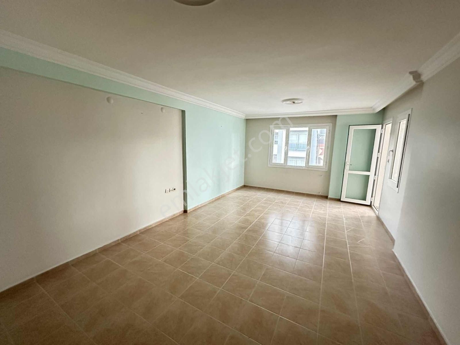 Yeşil Fırın Üzeri Odaları Geniş Kapalı Mutfk Cazip Kiralık Daire - Görsel 5
