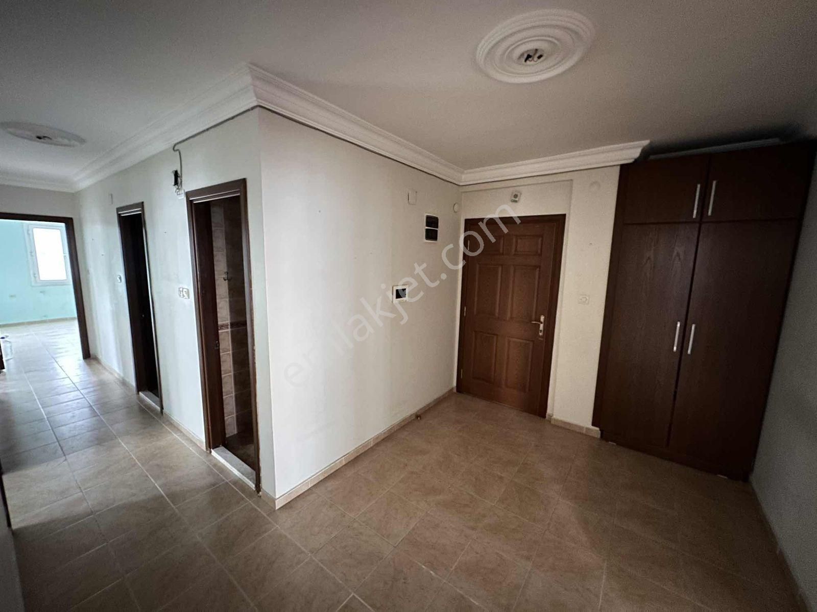 Yeşil Fırın Üzeri Odaları Geniş Kapalı Mutfk Cazip Kiralık Daire - Görsel 10
