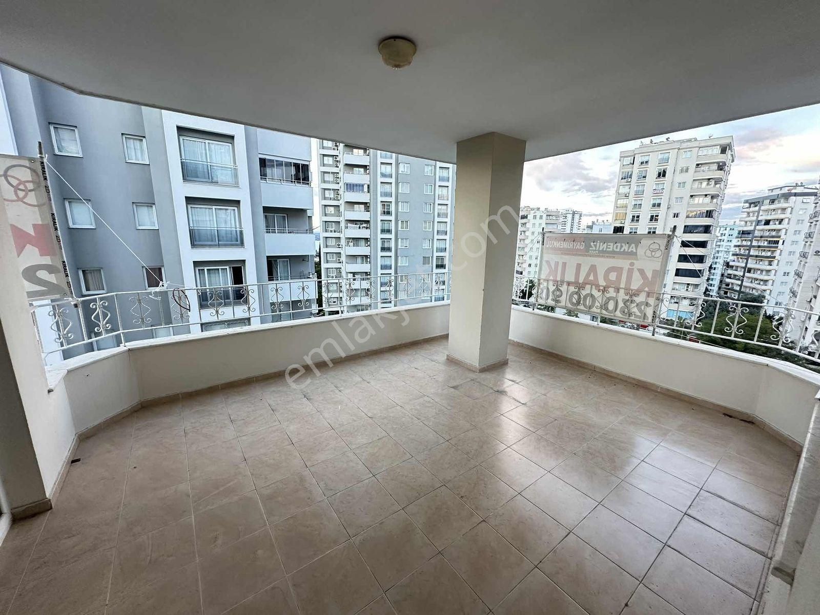 Yeşil Fırın Üzeri Odaları Geniş Kapalı Mutfk Cazip Kiralık Daire - Görsel 8