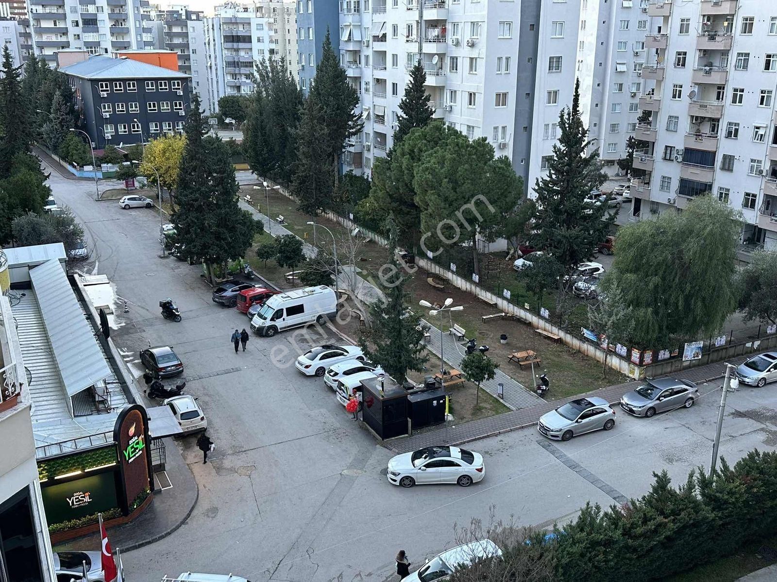 Yeşil Fırın Üzeri Odaları Geniş Kapalı Mutfk Cazip Kiralık Daire - Görsel 12