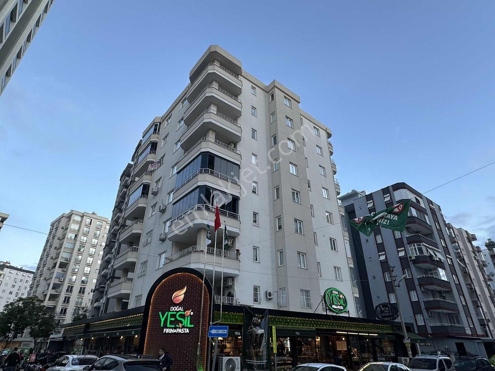 Yeşil Fırın Üzeri Odaları Geniş Kapalı Mutfk Cazip Kiralık Daire