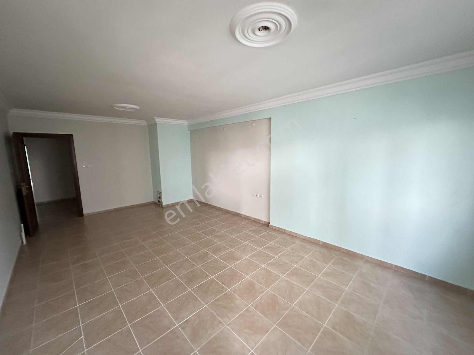 Yeşil Fırın Üzeri Odaları Geniş Kapalı Mutfk Cazip Kiralık Daire - Görsel 11