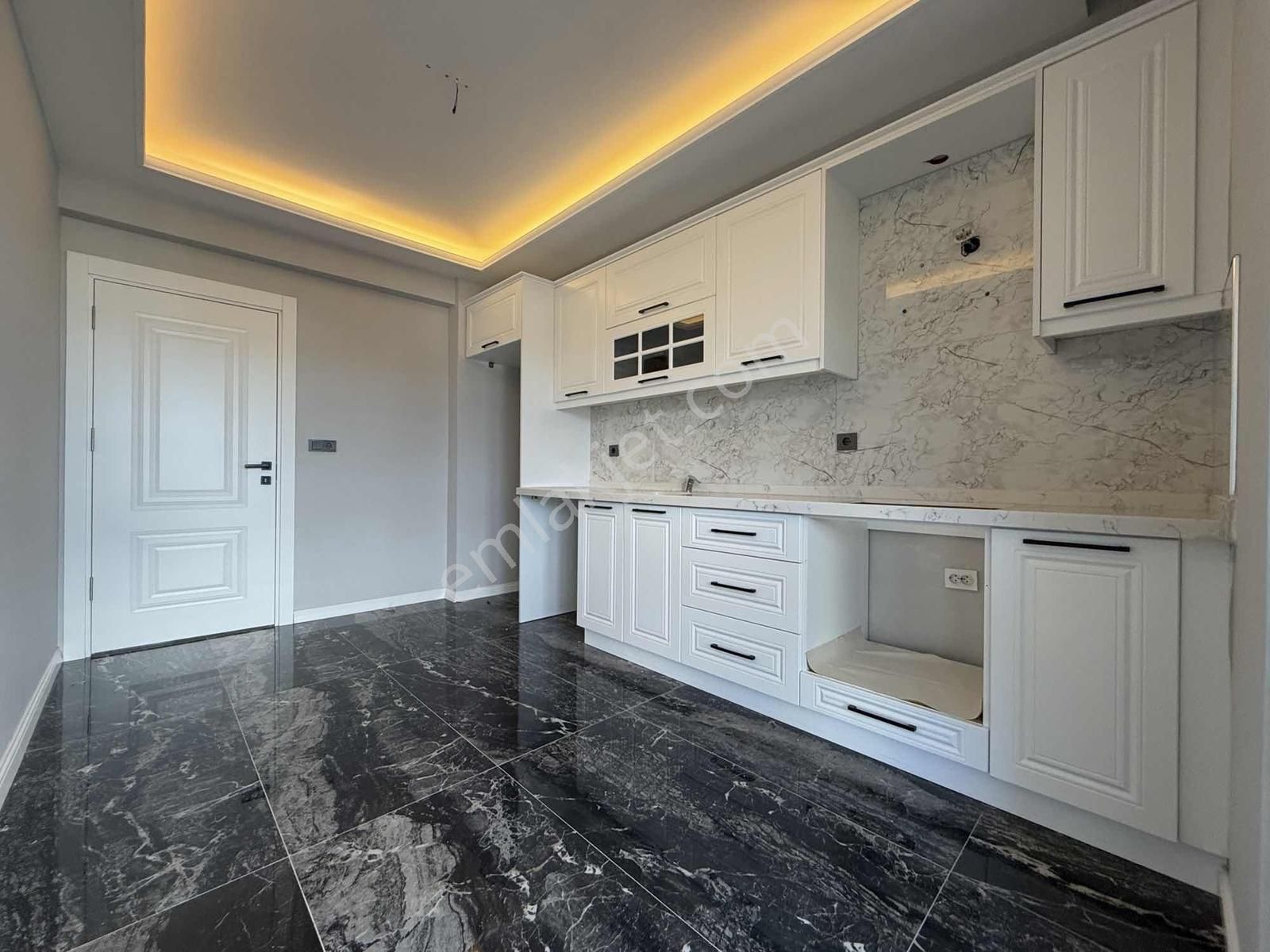 Karapınarda Eşsiz Manzaralı 3+1 Site İçi Geniş Daire - Görsel 6