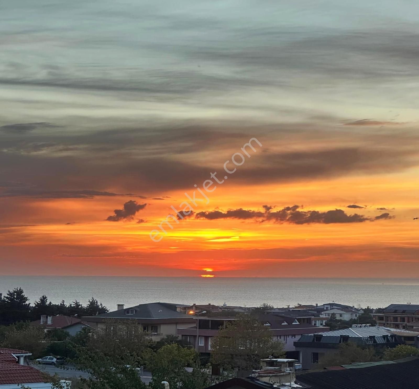 Eşsiz Manzara Ve Konumu İle İsteklerinizin Ötesinde 3+1 Arakat !