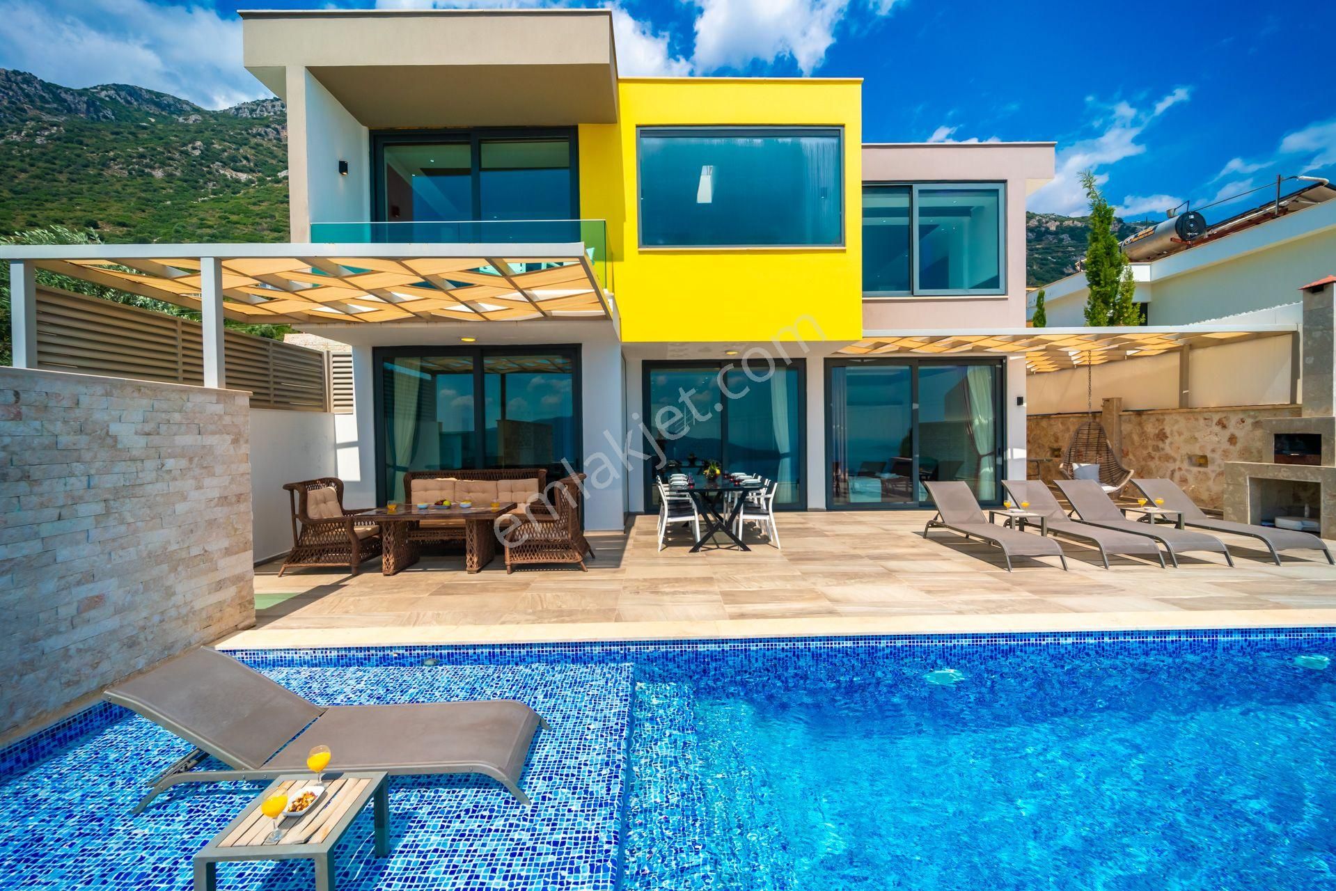 Kalkan Kördere'de Deniz Manzaralı, Jakuzili Villa - Görsel 3