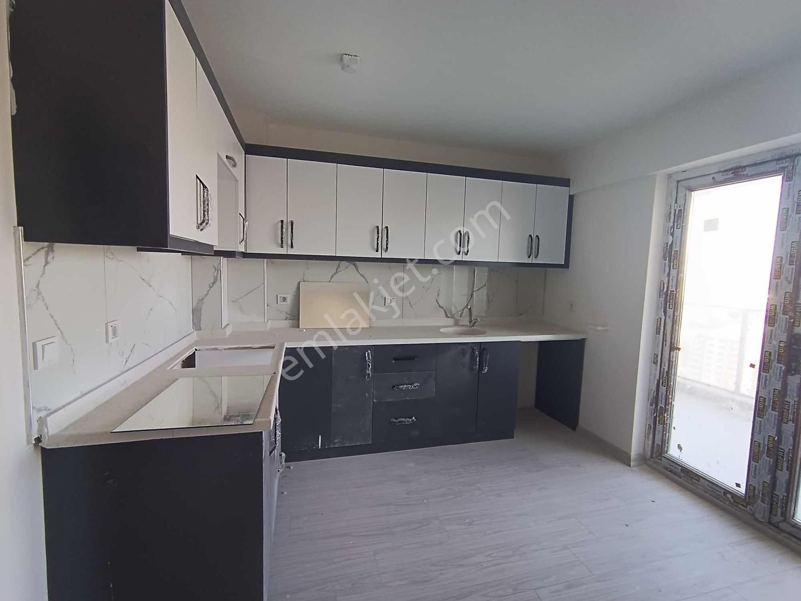 Fahri Korutürk Mh. Ana Caddede Asansörlü 3+1 Satılık Sıfır Daire - Görsel 13