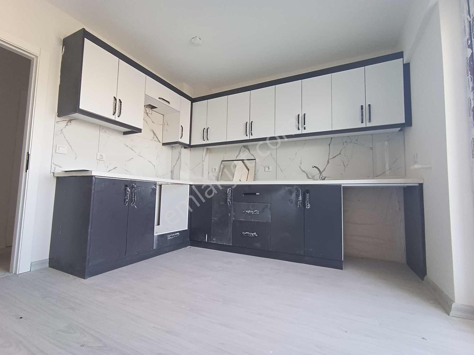 Fahri Korutürk Mh. Ana Caddede Asansörlü 3+1 Satılık Sıfır Daire