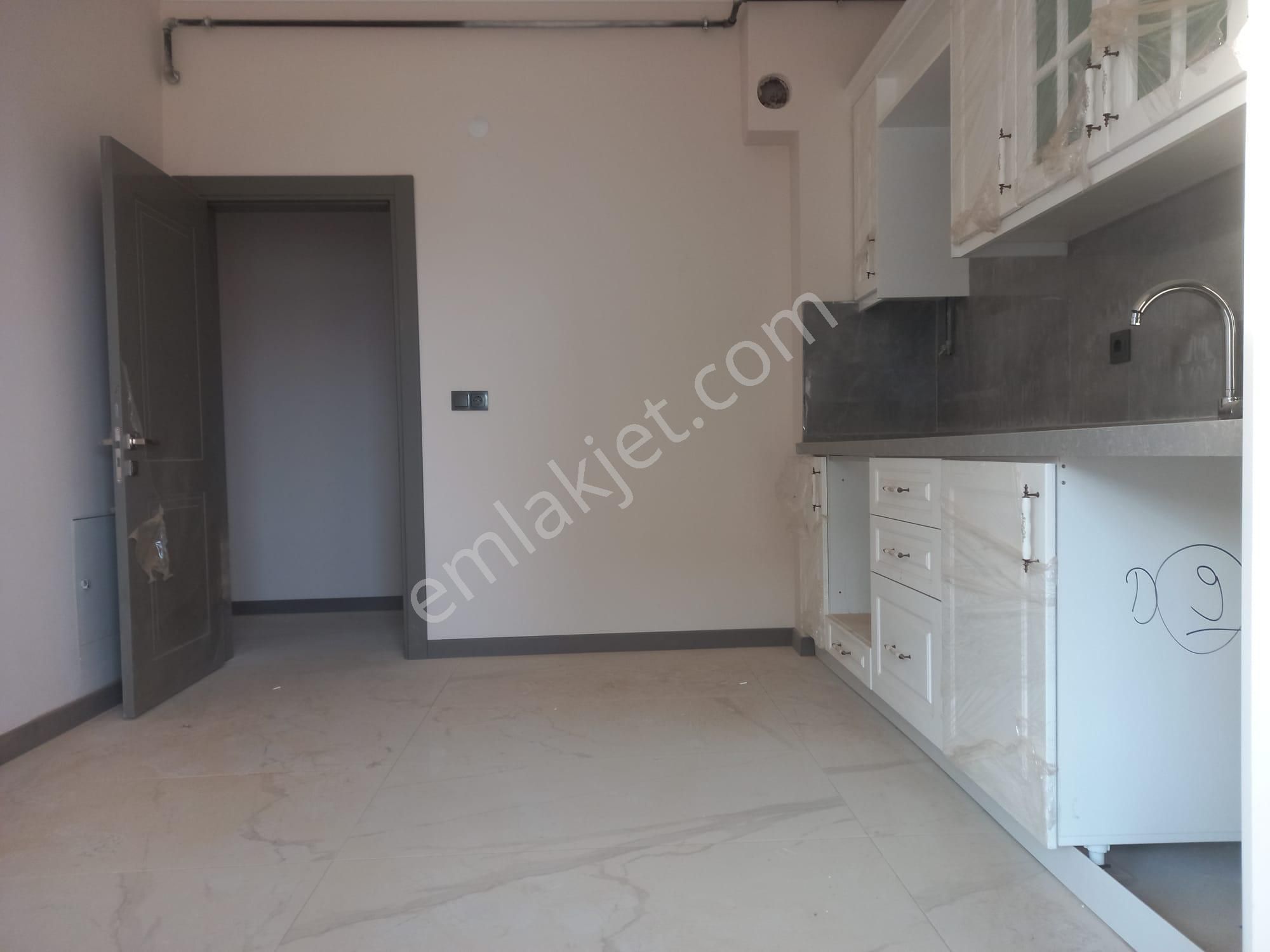 Roma' Dan Akhisar' Da Satılık Lüks Daire - Görsel 17