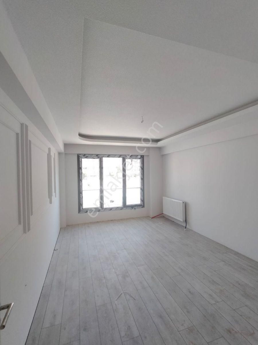 Bahçelievlerde Geniş Önü Açık 3.5+1 Sıfır Daire - Görsel 27