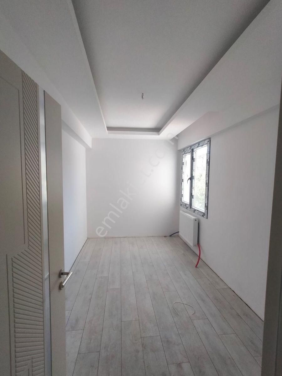 Bahçelievlerde Geniş Önü Açık 3.5+1 Sıfır Daire - Görsel 23